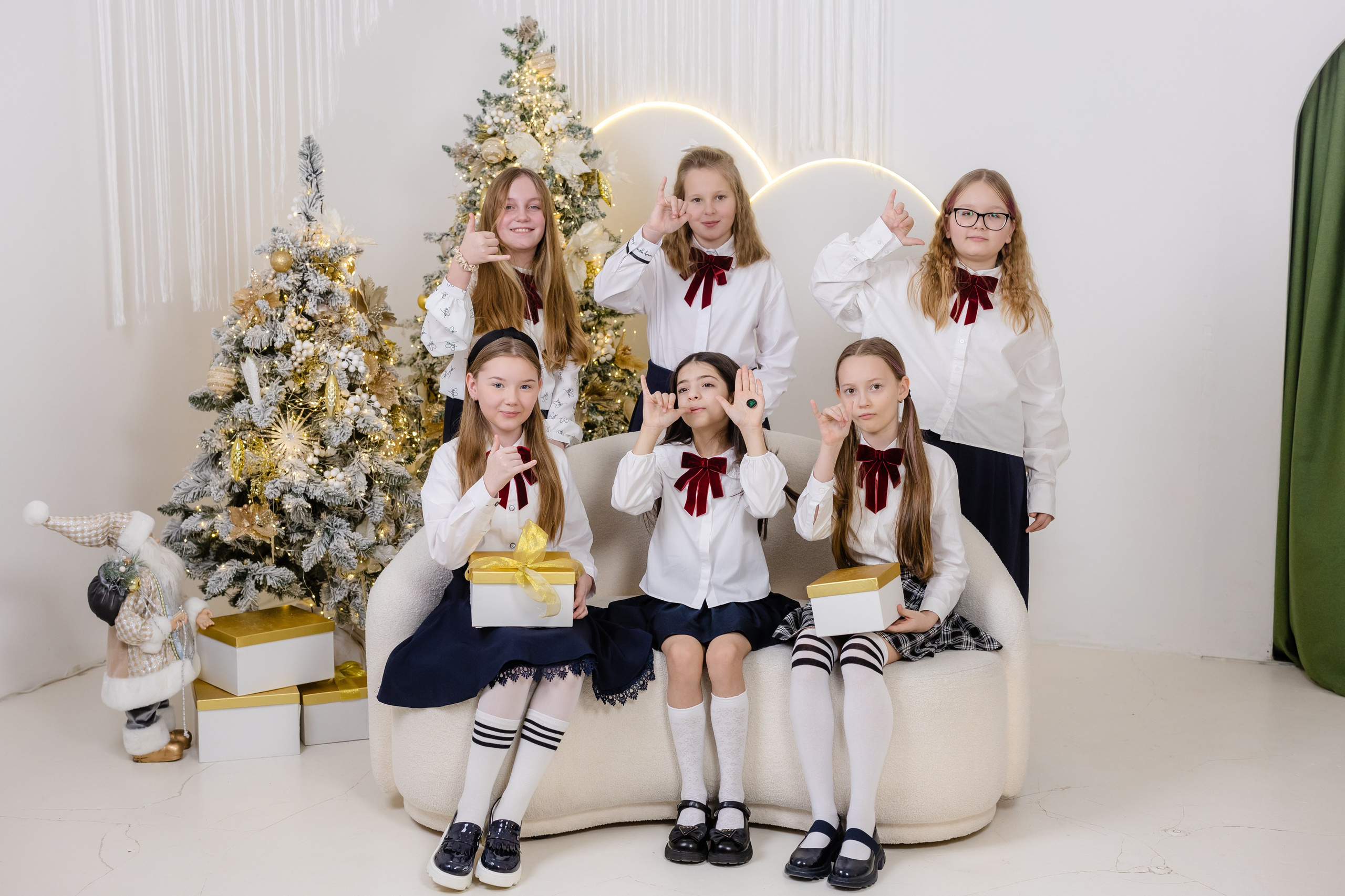 Студия новогодние 4 класс. Выпускные альбомы Чехов