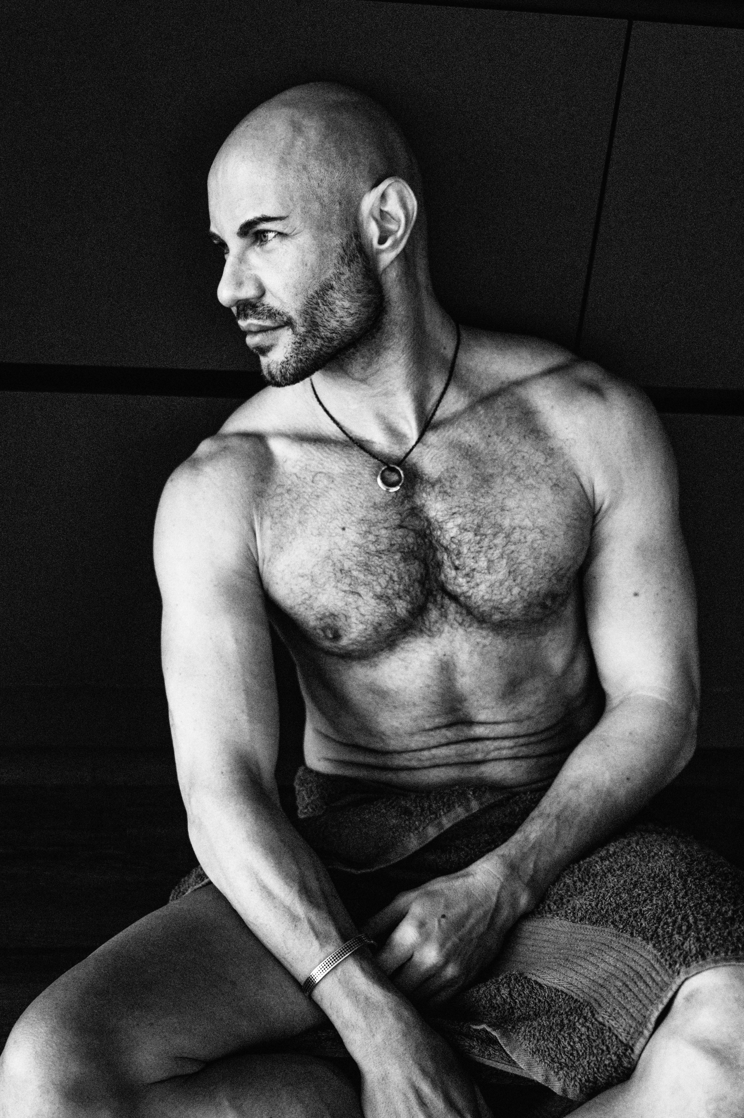 Матвей. Профессиональный фотограф беременности в СПБ. Стильные фотосессии беременности в стиле минимализм и классическая фотография