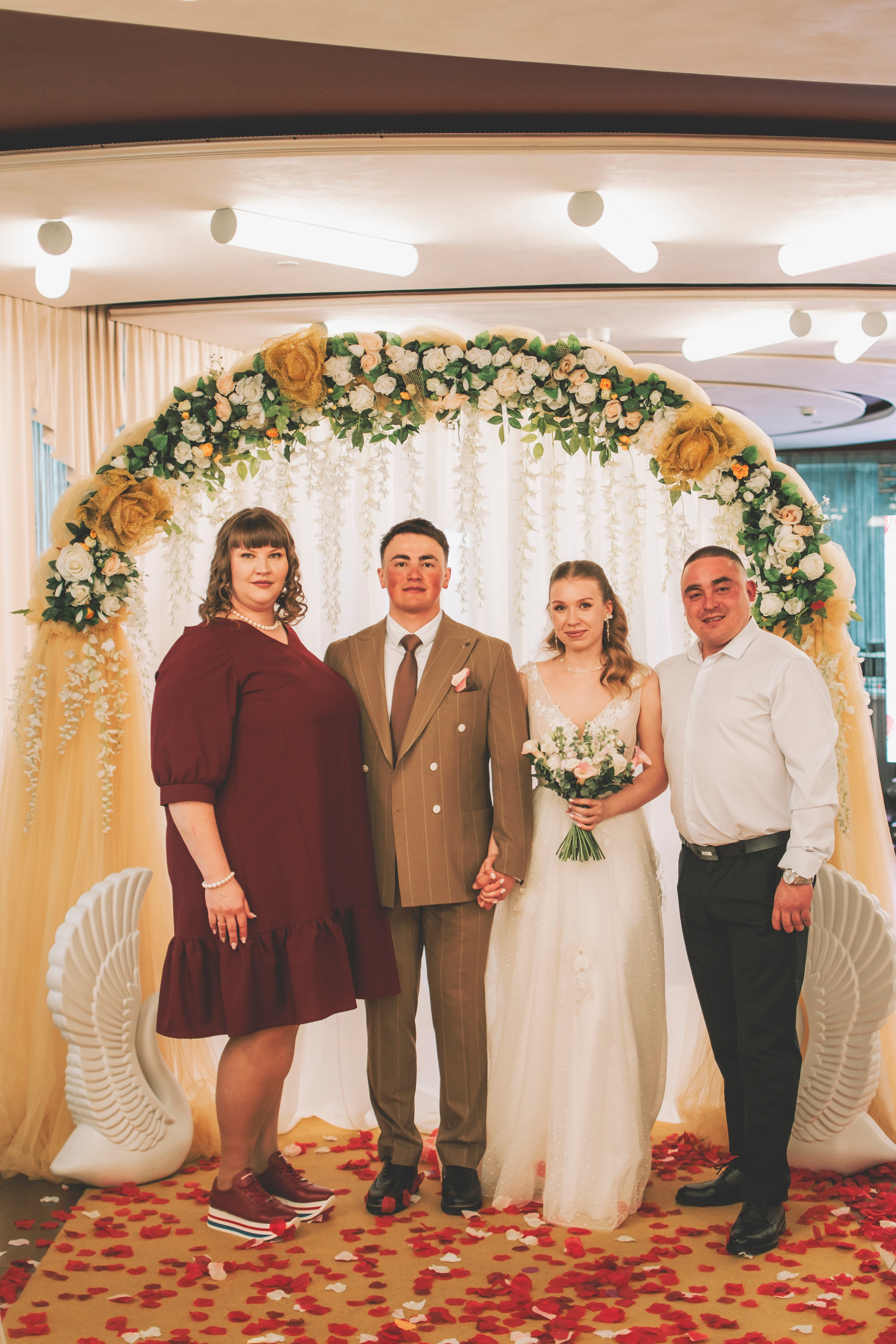 Альберт и Анастасия (Студийная фотосессия, роспись в ДК Нефтяник + фотосессия с гостями). Семейный и свадебный фотограф Губкинский и Ставрополь