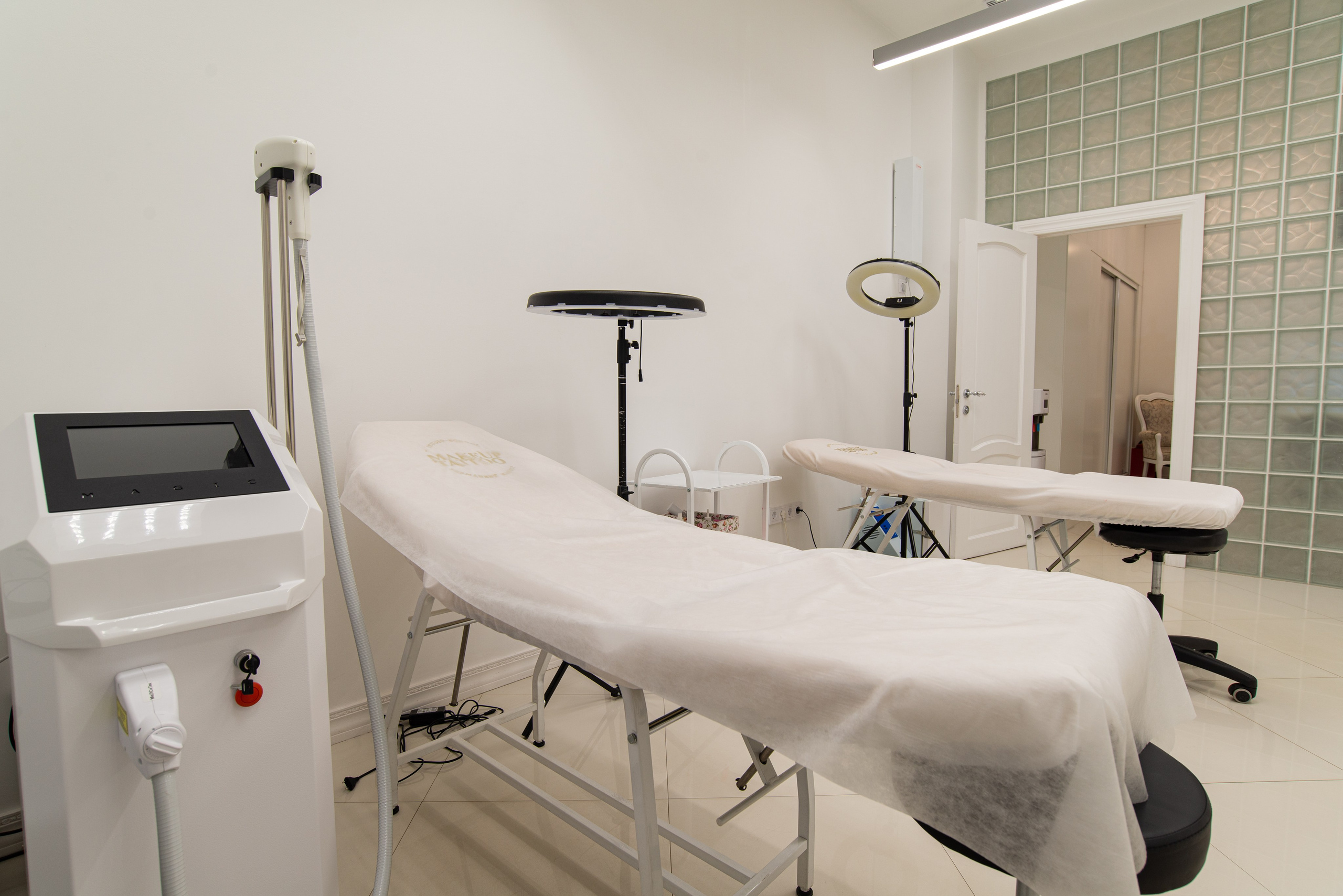 Интерьерная съёмка салонов красоты Makeup Tattoo. Репортажный и персональный фотограф в Москве