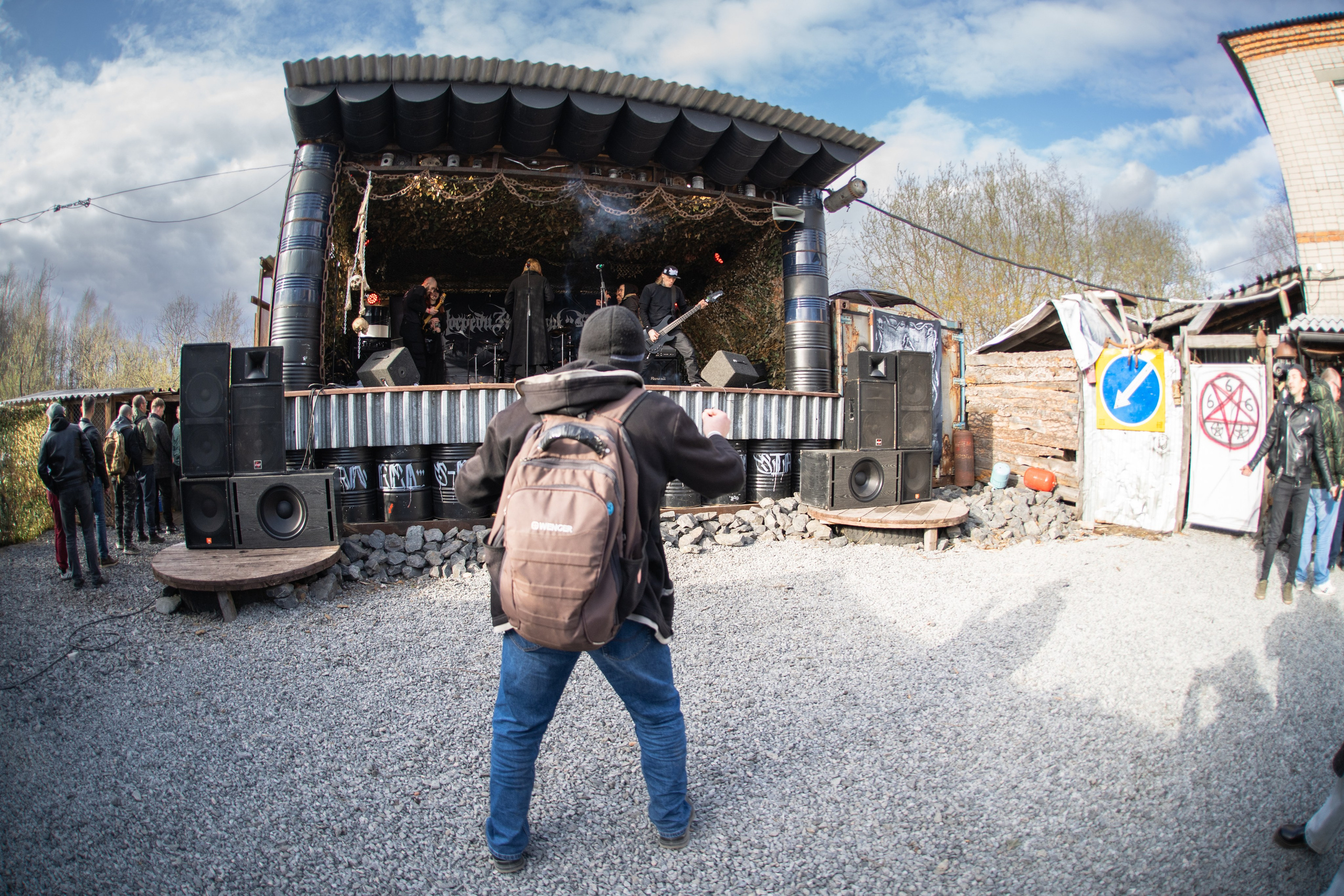 Фестиваль «ПОСРЕДИ КЛАДБИЩ И БОЛОТ»|Архангельск. Концертный и репортажный фотограф в Санкт-Петербурге Слава Пахомов