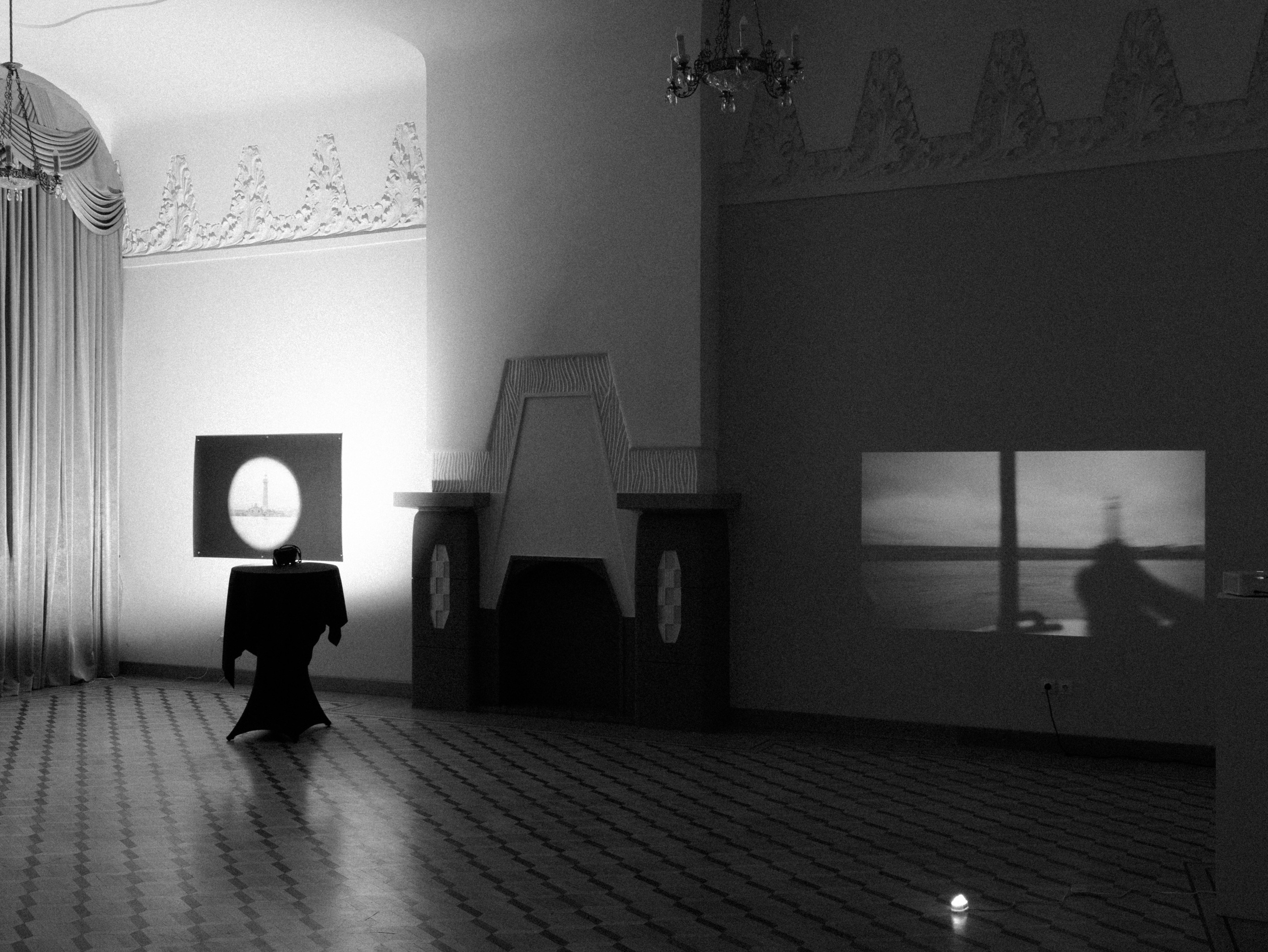 Екатерининское собрание, г. Санкт-Петербург «Смотритель маяка». Художница Юлия Павлова