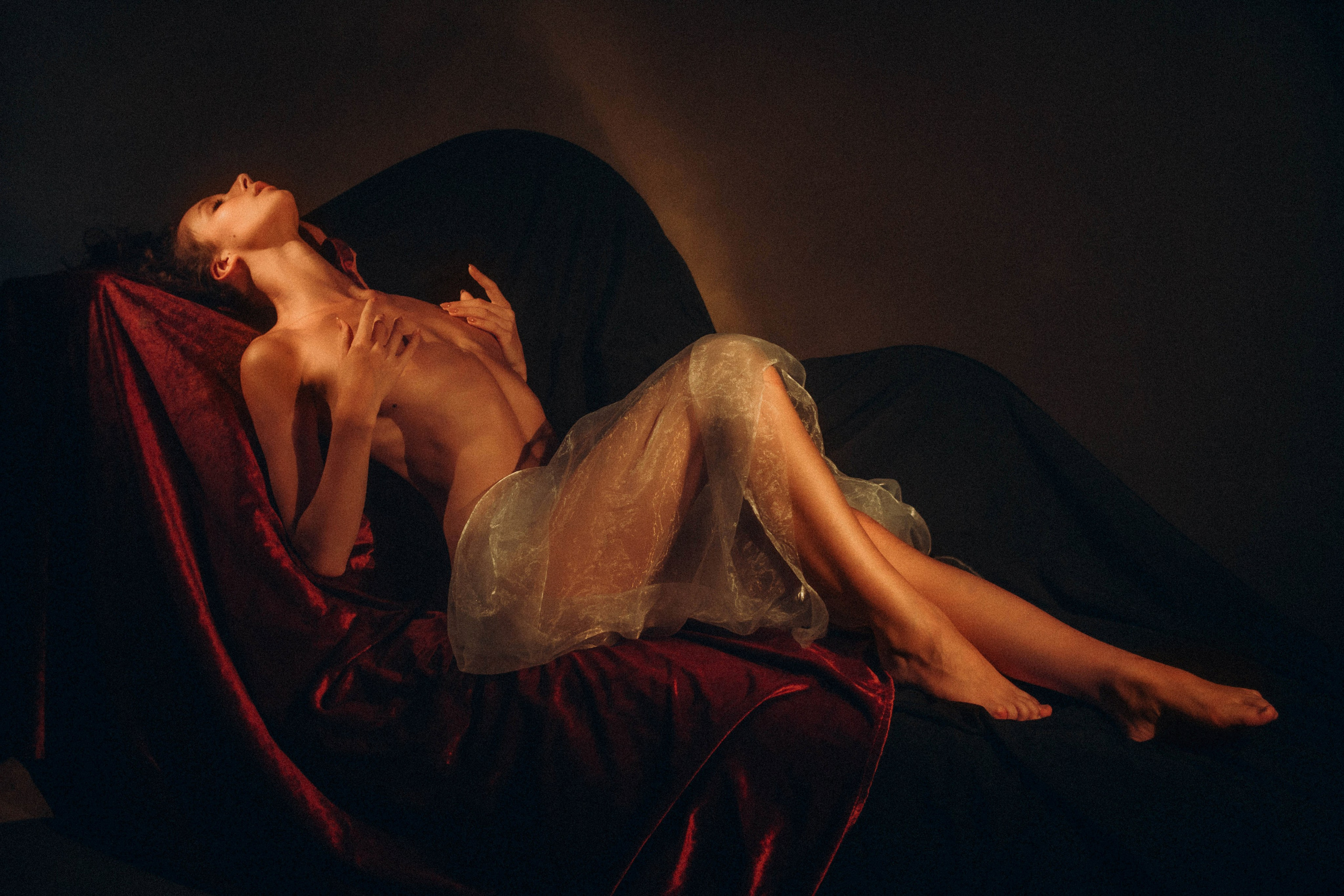 (18+) Обнажённая натура. Создадим шедевр? Виталина и её фотоискусство