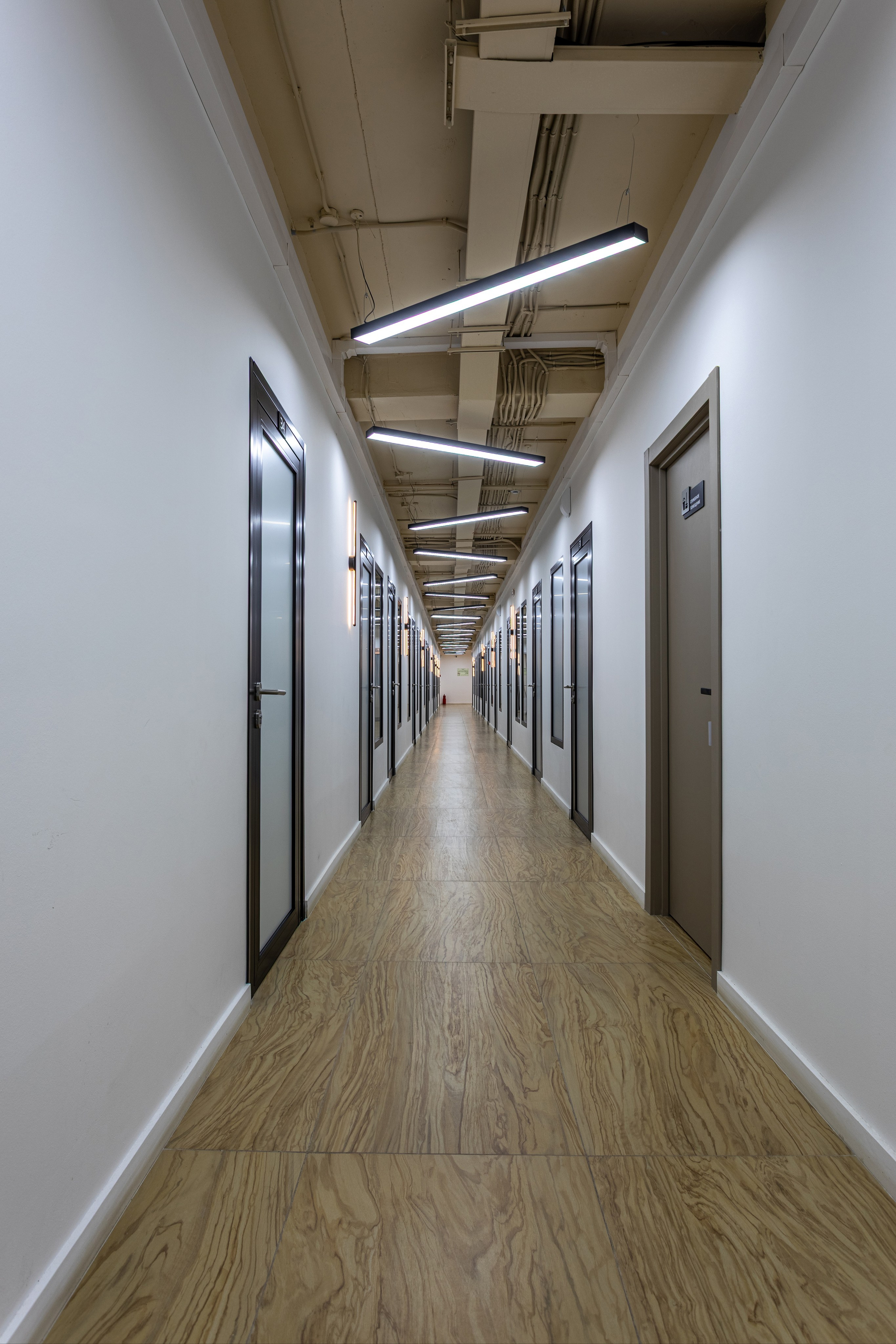 Бизнес-центр My Space Уфа, фото Алексея Муравьёва, современный офис,Лобби бизнес-центра My Space, съёмка фотографа Алексея Муравьёва, деловая атмосфера,Офисные помещения My Space Уфа, работа фотографа Алексея Муравьёва, деловой интерьер,Конференц-зал бизнес-центра My Space, фото Алексея Муравьёва, бизнес-встречи,Рецепция бизнес-центра My Space Уфа, съёмка Алексея Муравьёва, премиальный дизайн,Офисное пространство My Space, фото Алексея Муравьёва, рабочая зона,Панорамные окна бизнес-центра My Space, работа фотографа Алексея Муравьёва, вид на город,Лифт бизнес-центра My Space Уфа, съёмка Алексея Муравьёва, комфорт,Переговорная комната My Space, фото Алексея Муравьёва, деловой стиль,Зона отдыха бизнес-центра My Space, работа фотографа Алексея Муравьёва, комфорт для сотрудников,Инфраструктура My Space Уфа, съёмка Алексея Муравьёва, бизнес-услуги,Паркинг бизнес-центра My Space, фото Алексея Муравьёва, безопасность,Вестибюль My Space, работа фотографа Алексея Муравьёва, элегантность,Офисные кабинеты бизнес-центра My Space, съёмка Алексея Муравьёва, функциональность,Общественные зоны My Space Уфа, фото Алексея Муравьёва, современный дизайн,Рецепция и зона ожидания My Space, работа фотографа Алексея Муравьёва, стиль,Офисные перегородки бизнес-центра My Space, съёмка Алексея Муравьёва, зонирование,Интерьер бизнес-центра My Space Уфа, фото Алексея Муравьёва, деловой интерьер,Офисная мебель My Space, работа фотографа Алексея Муравьёва, эргономичность,Освещение бизнес-центра My Space, съёмка Алексея Муравьёва, комфорт для работы