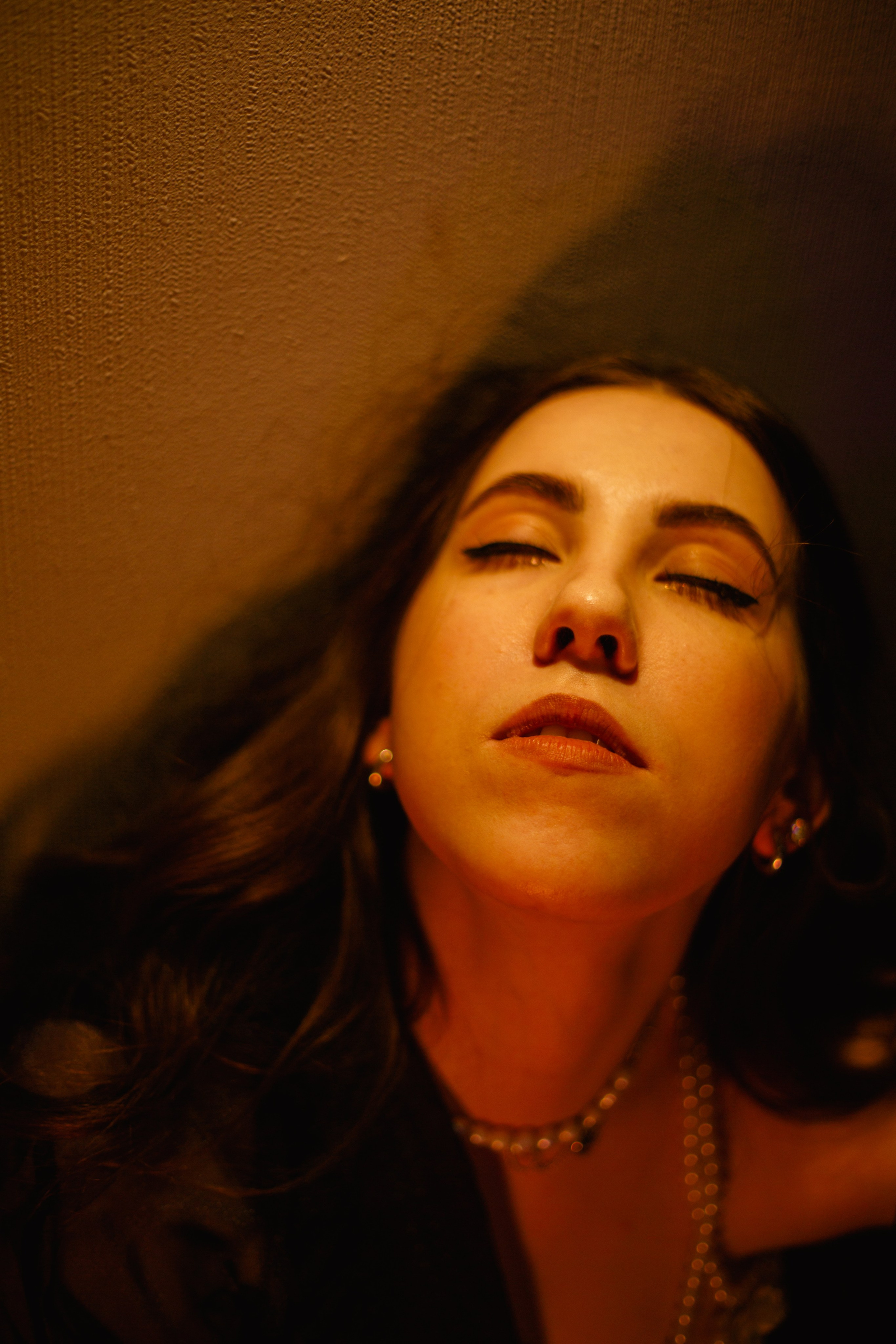 Танцуй. Сюрреализм. Чувственность. Арт-фотограф Крис Л. в Тобольске: портрет, семейные, свадьбы