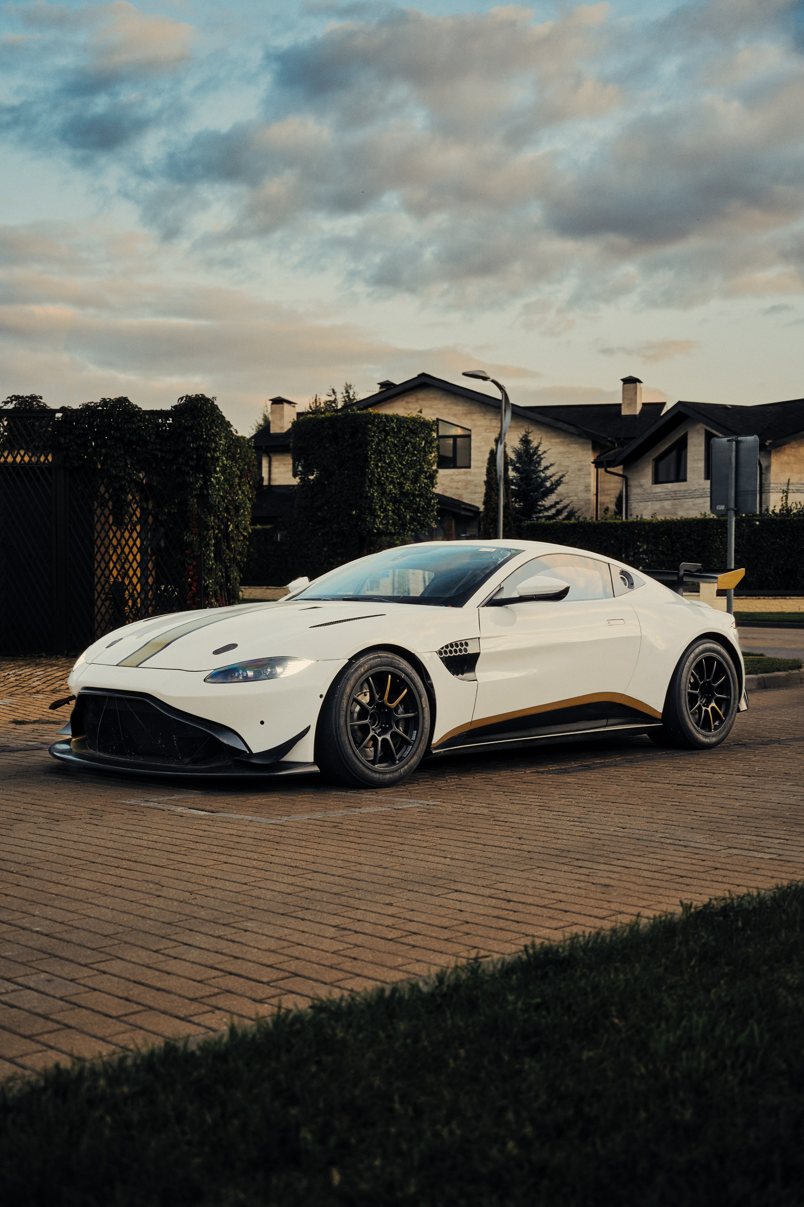Aston Martin Vantage GT4. Автомобильный и коммерческий фотограф Москва