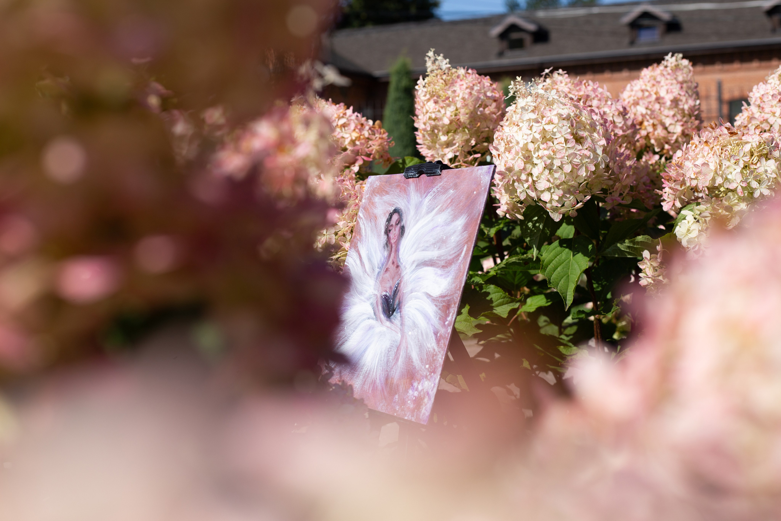 Небо отражается в глазах художницы. Фотограф Тула