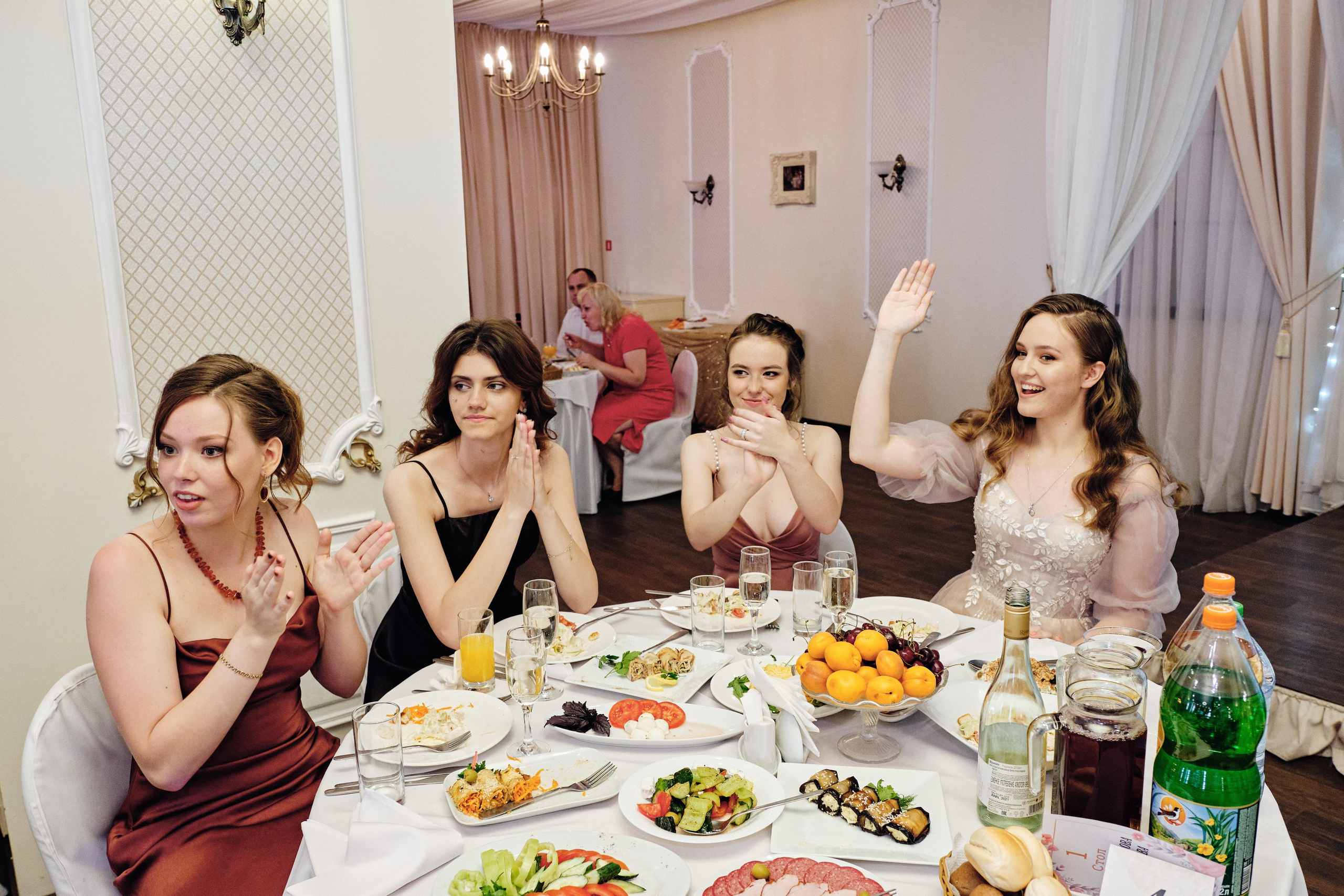 Фотограф на выпускной в СПб. Семейные и свадебные фотосессии в СПб, в студии, на улице, на природе