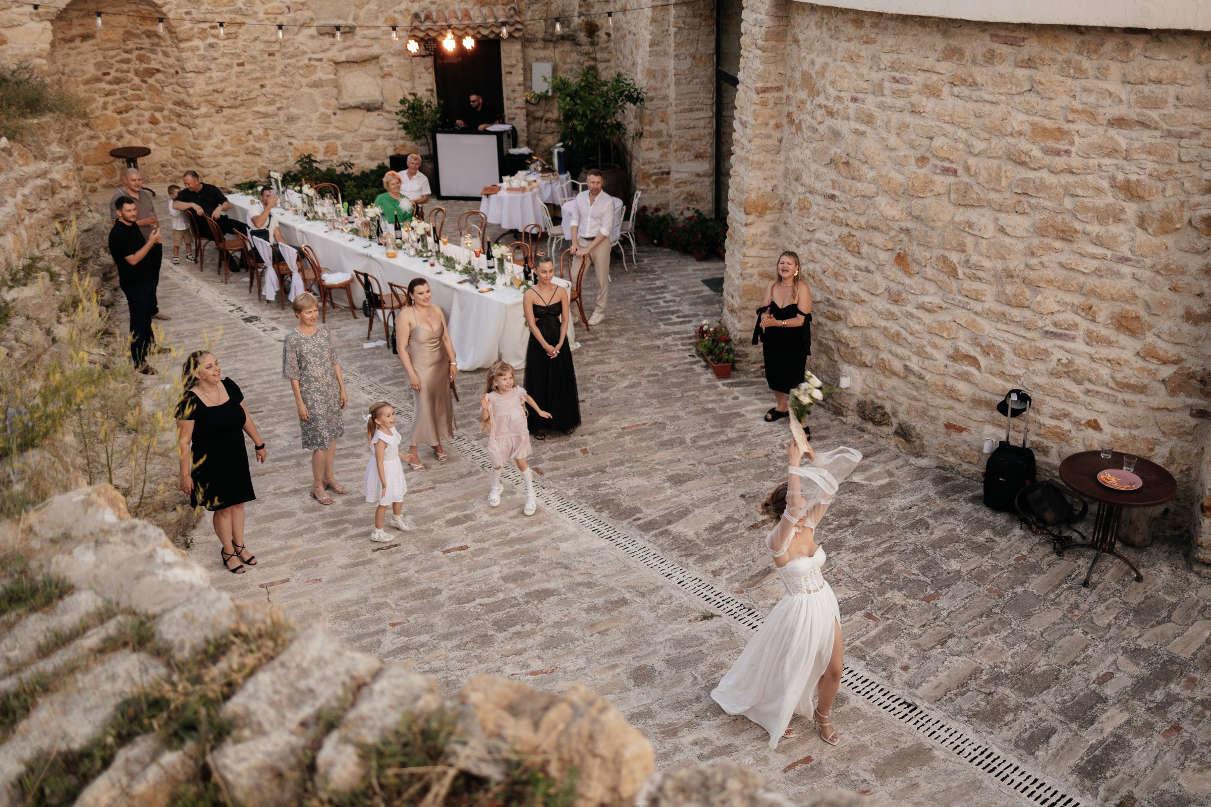 Атмосферная свадьба в Шато Андре. Архитектурный и интерьерный фотограф в Краснодаре | Дмитрий Демской