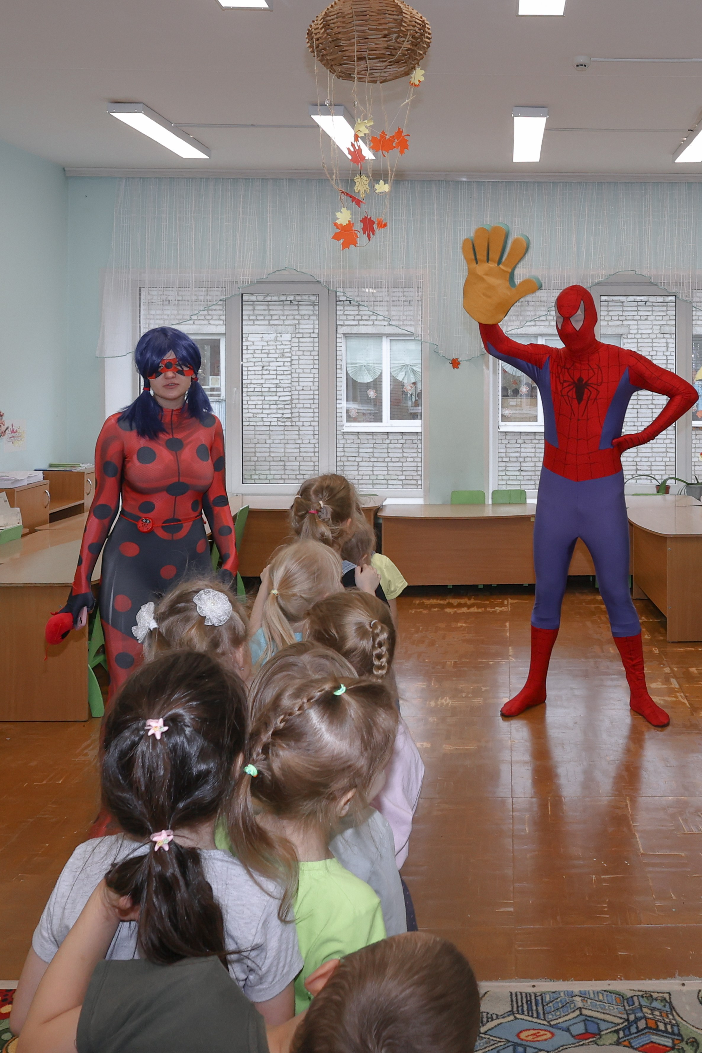 Детский день рождения с Человеком-пауком и Леди Баг