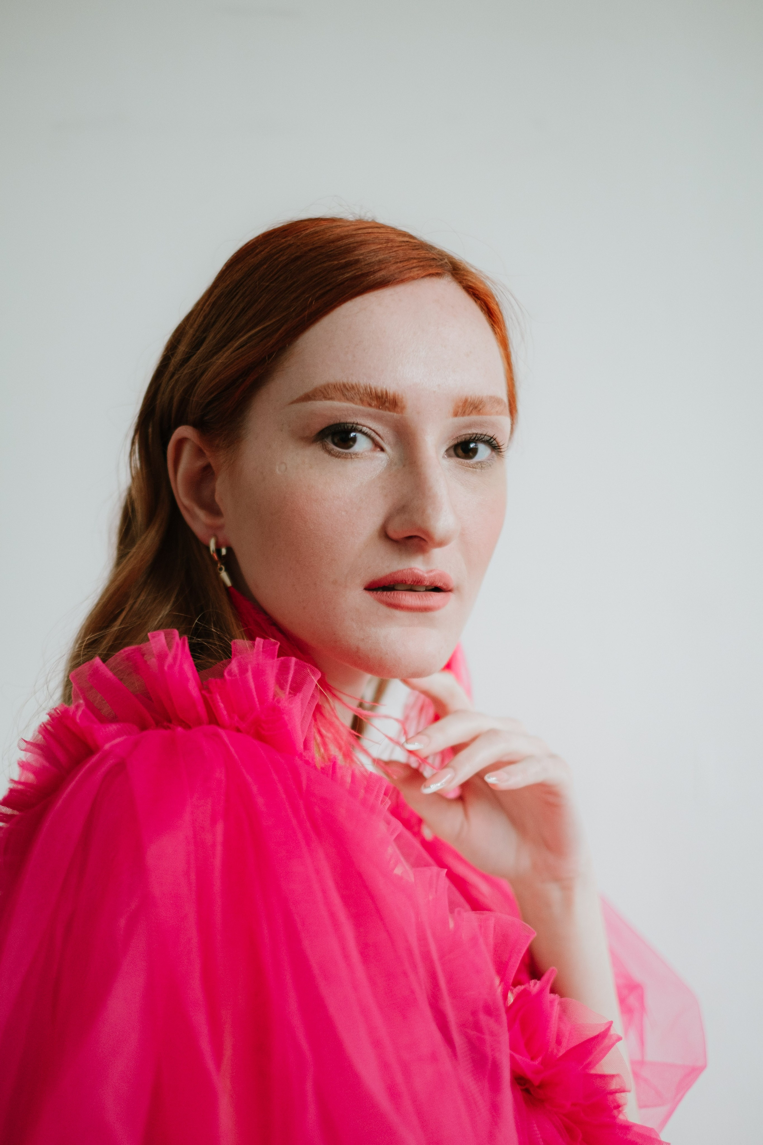 Фотосессия с платьем в студии. Портреты студия Москва. Модельные тесты. Lovestory студия в Москве. Женсий фотограф