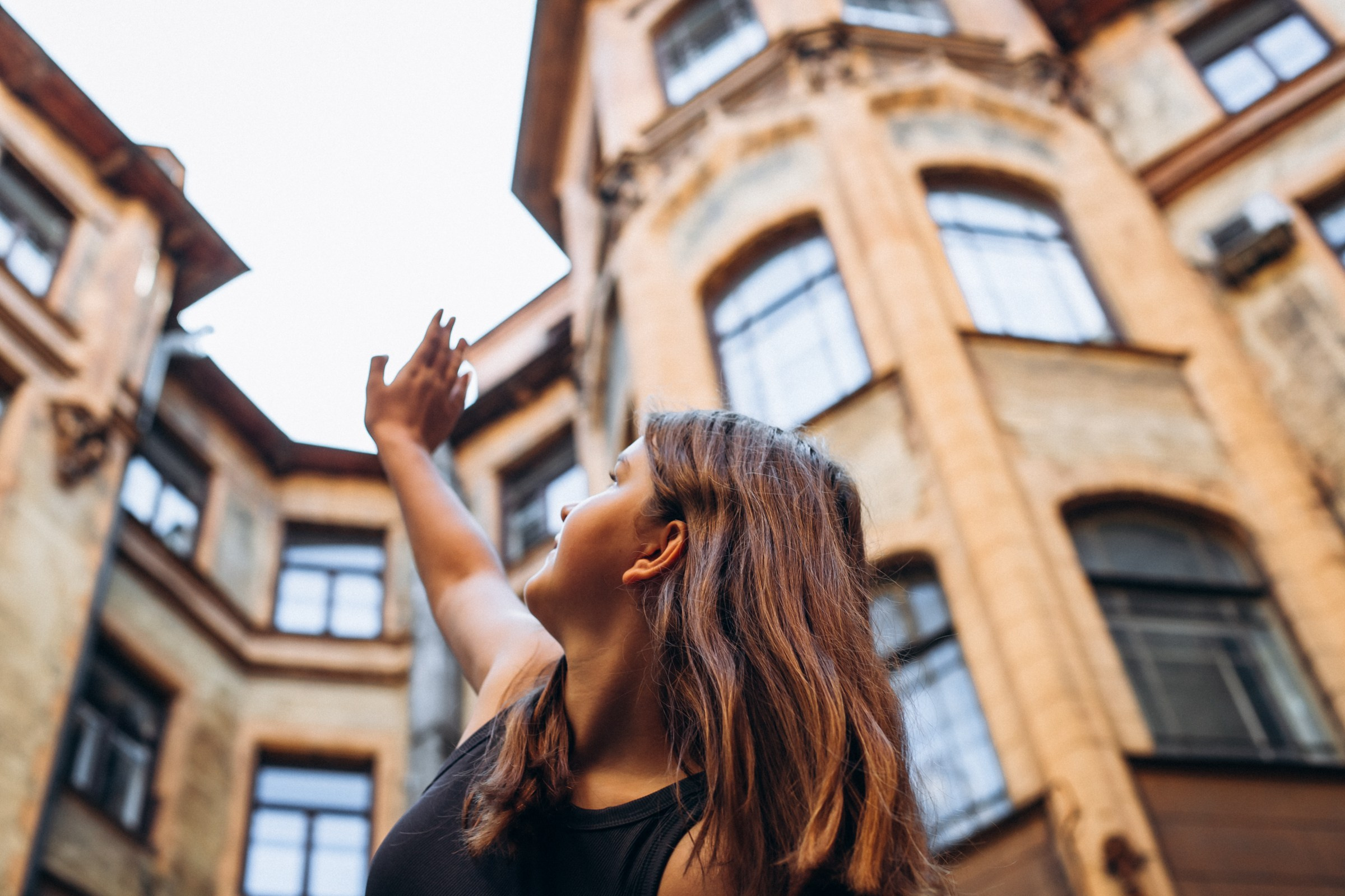 Александра с дочей в августе. Фотопрогулка в Петербурге. Индивидуальный и семейный фотограф в Санкт-Петербурге