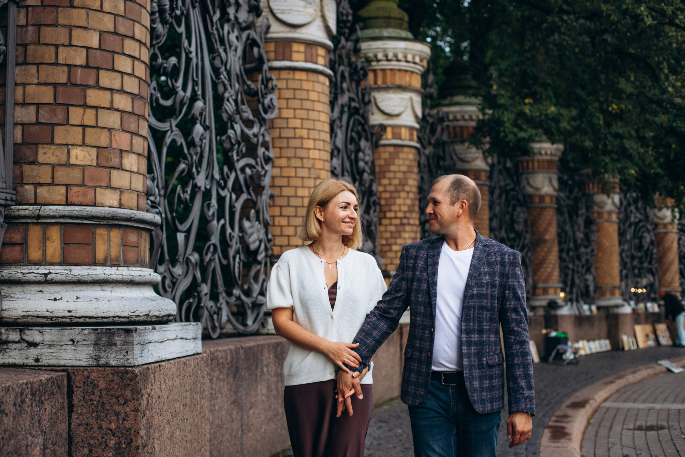 Иван и Дарья в августе. Фотопрогулка в Петербурге. Индивидуальный и семейный фотограф в Санкт-Петербурге