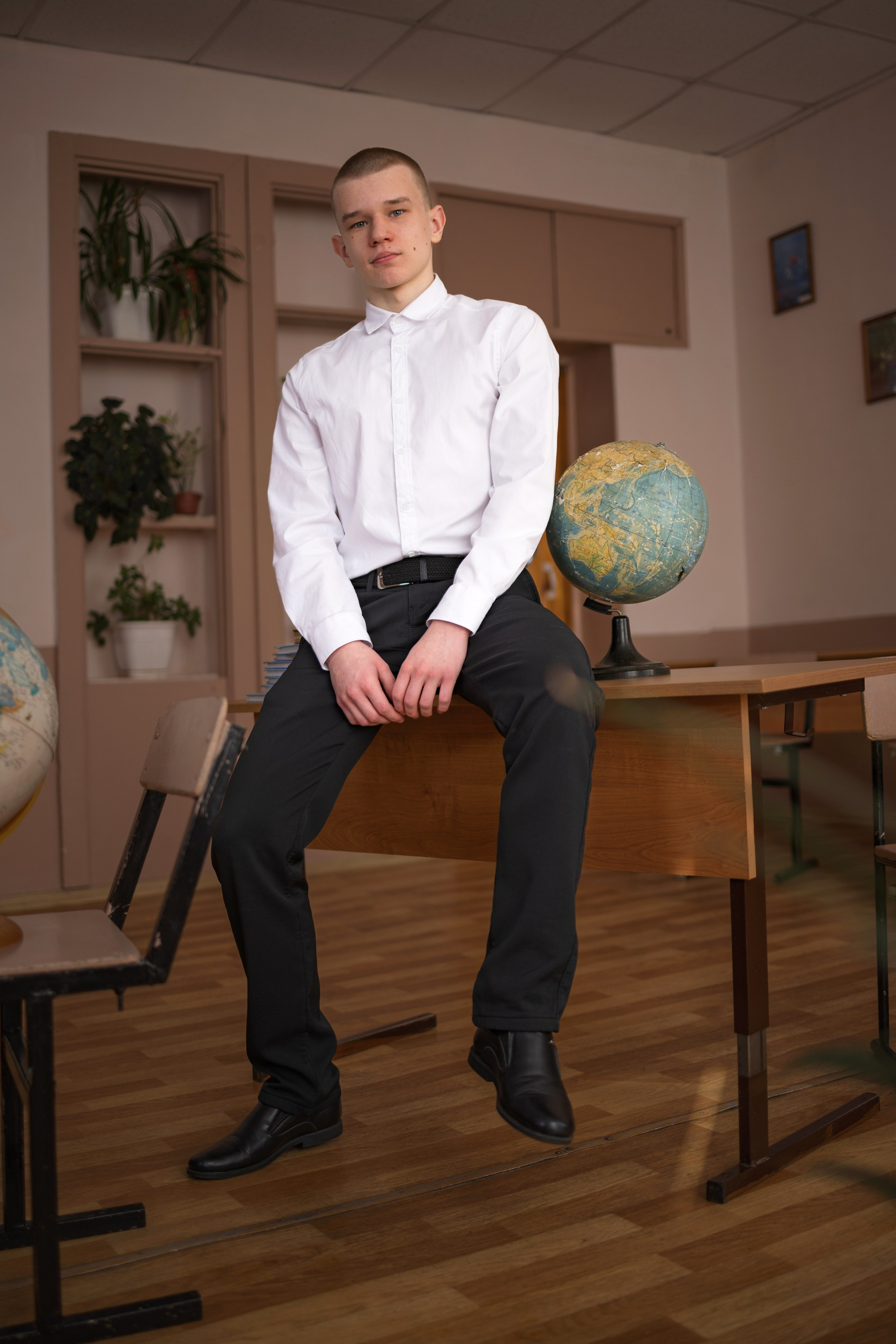 Позы для школьной фотосессии. Фотограф Медногорск Кувандык Оксана Шерехода свадебные, семейные, индивидуальные, школьные фотосессии. Печать фотоальбомов