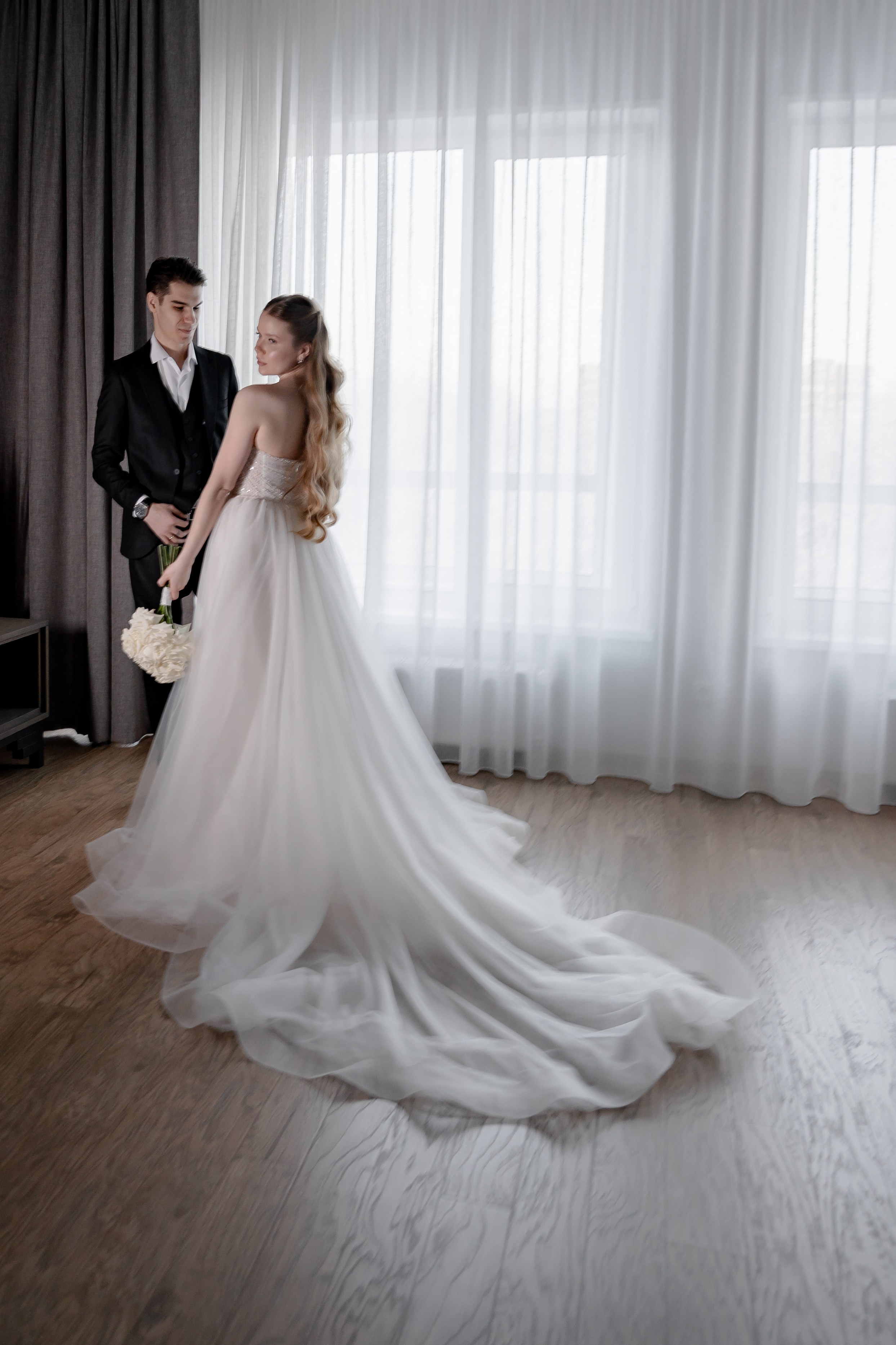 СВАДЕБНАЯ СЬЕМКА СБОРОВ В ОТЕЛЕ И ВЫЕЗД НА ЦЕРЕМОНИЮ (СНЯТО В СИБИРЕ В НИЖНЕВАРТОВСКЕ)М. Профессиональный фотограф, Санкт-Петербург — Виктория Богомолова