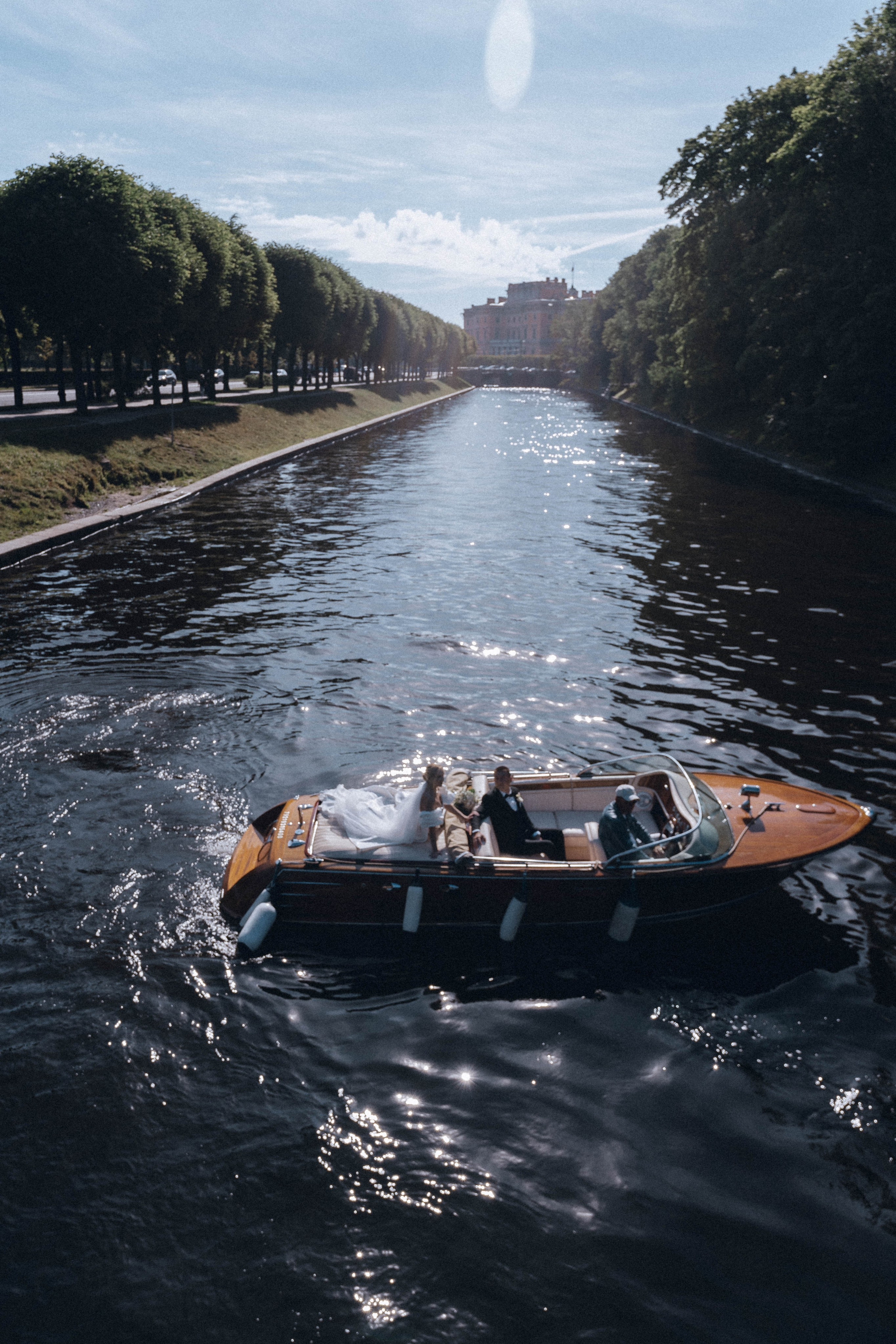 СВАДЕНБНАЯ СЬЕМКА НА КАТЕРЕ ПО КАНАЛАМ САНКТ-ПЕТЕРБУРГА И В АКВАТОРИИ НЕВЫ. Профессиональный фотограф, Санкт-Петербург — Виктория Богомолова