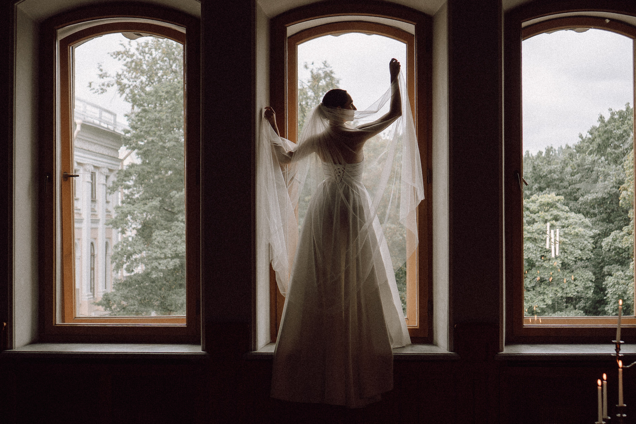 СВАДЕБНАЯ ПРОГУЛКА В САНТК-ПЕТЕРБУРГЕ (ИСАКИЕВСКИЙ СОБОР, ЗИМНЯЯ КАНАВКА, ЭРМИТАЖ И БОЛЬШАЯ МОРСКАЯ УЛИЦА). Профессиональный фотограф, Санкт-Петербург — Виктория Богомолова