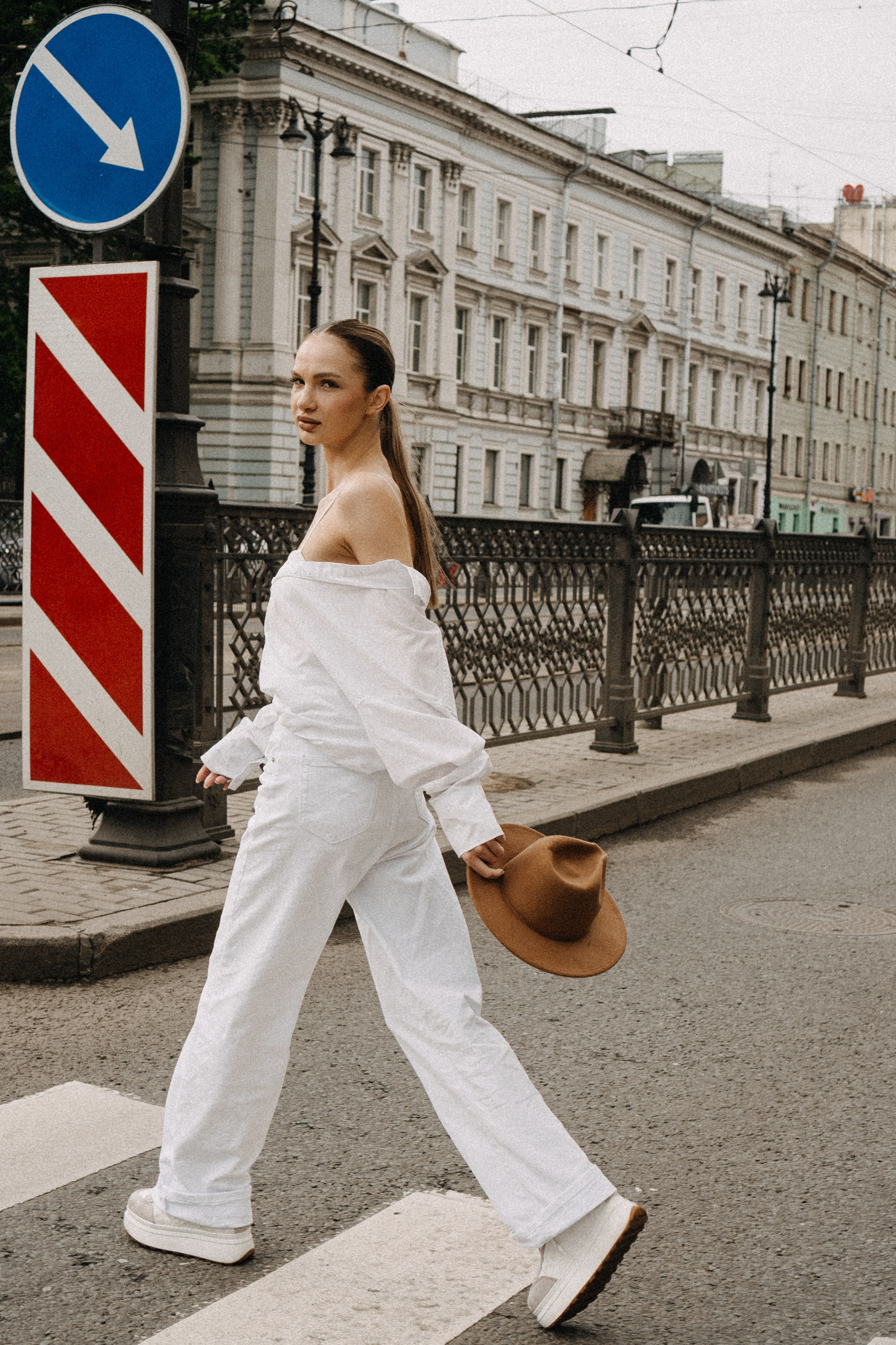 МЫ ГУЛЯЛИ ПРО КРЫШАМ ПИТЕРА. Профессиональный фотограф, Санкт-Петербург — Виктория Богомолова