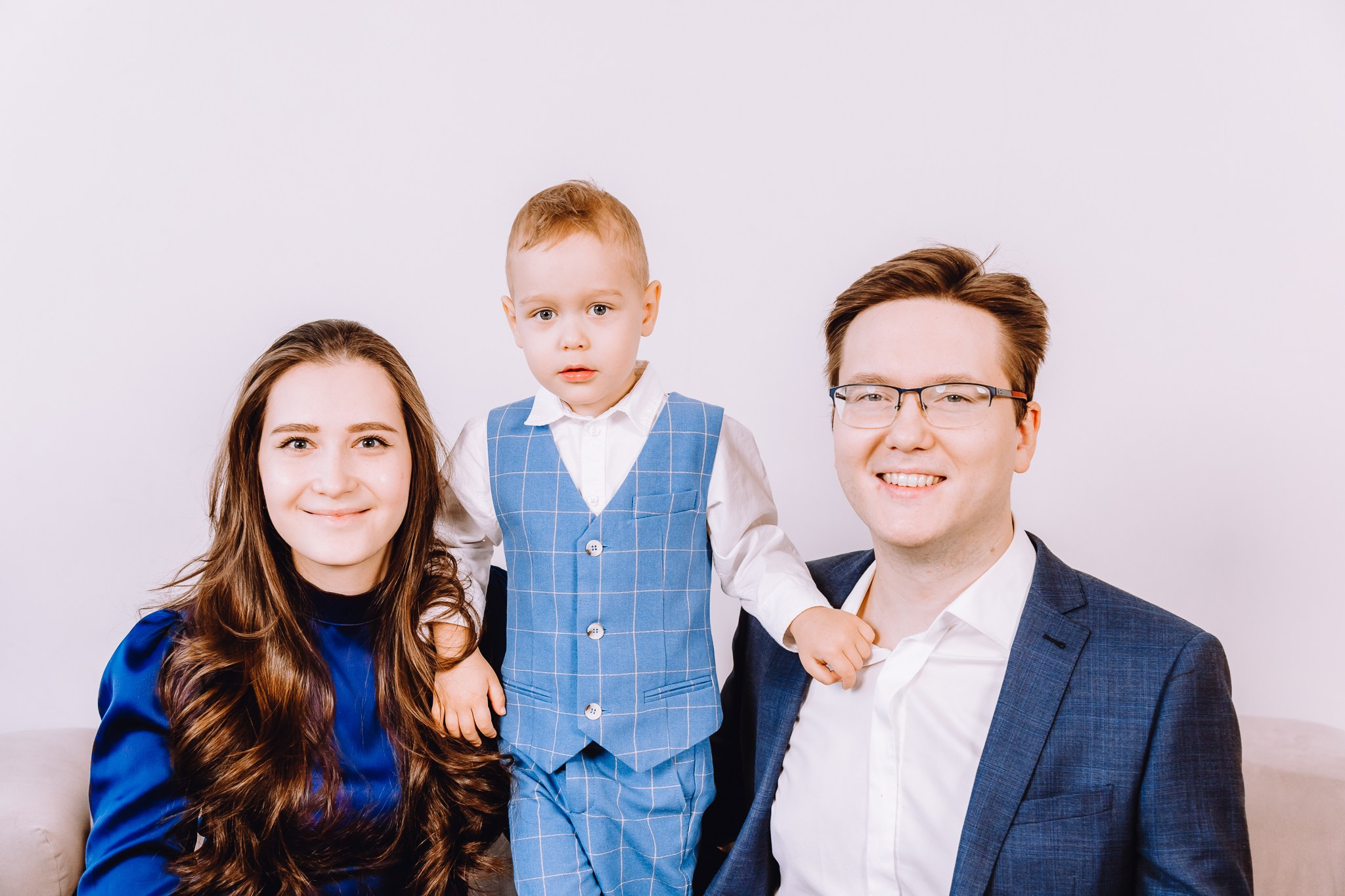 Лева и его родители 🦁. Репортажный и семейный фотограф в Москве