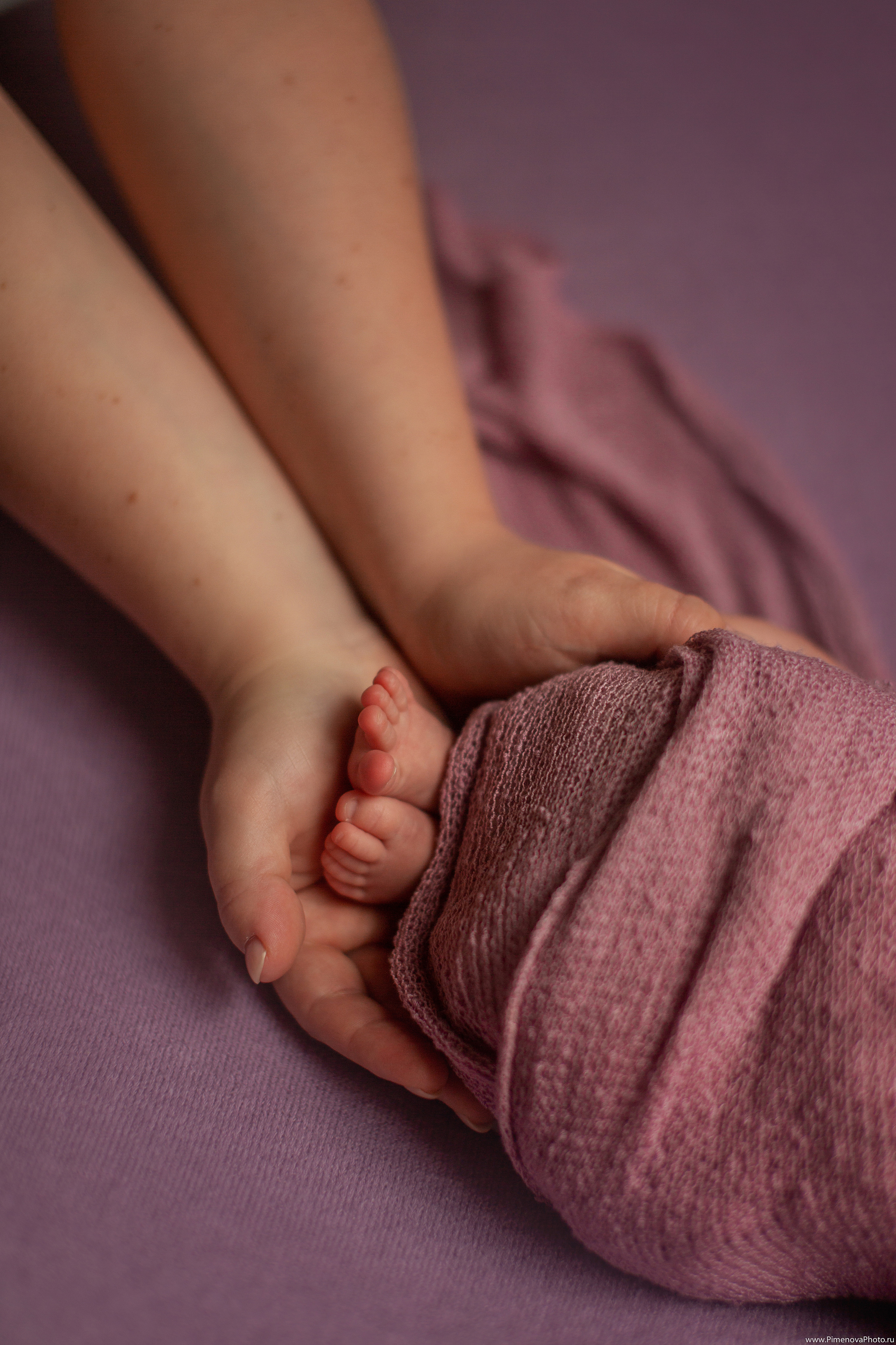 Новорождённая Анечка. Семейный и детский фотограф в Петрозаводске