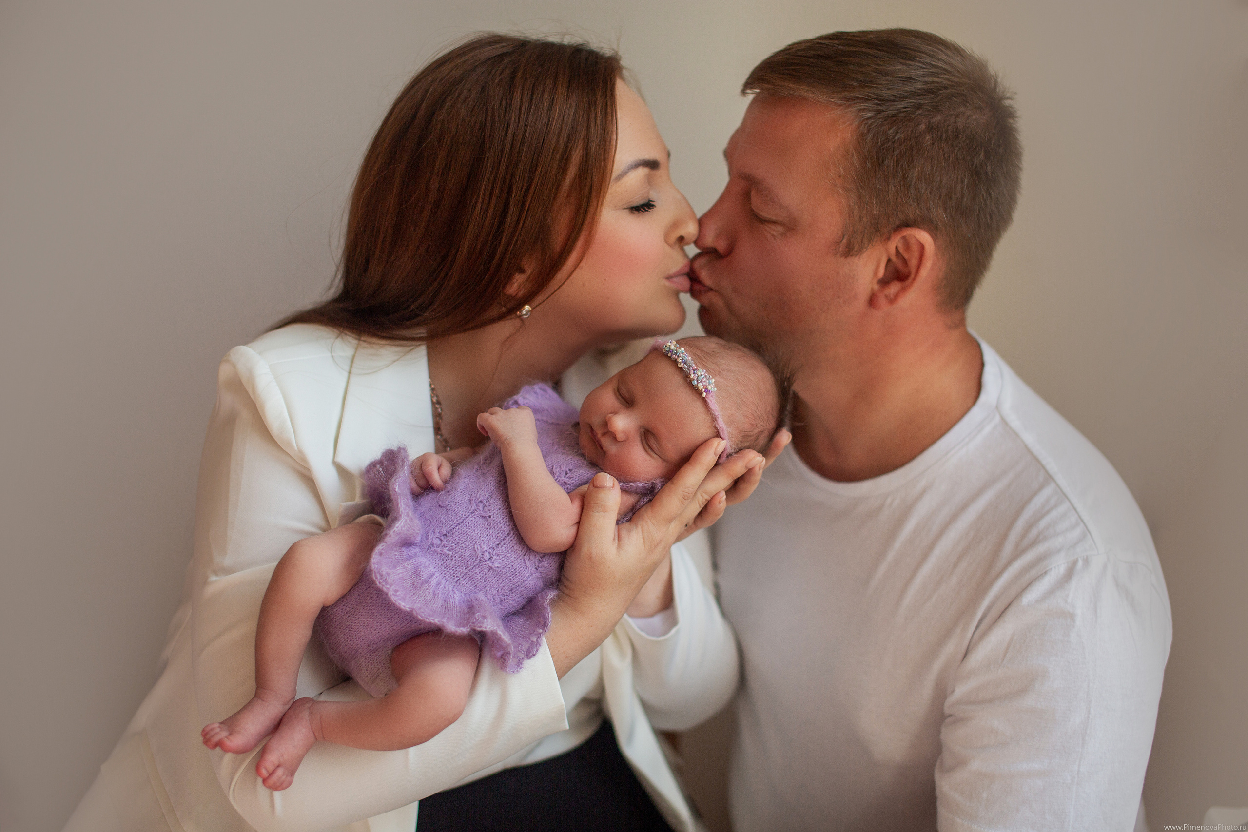 Новорождённая Анечка. Семейный и детский фотограф в Петрозаводске