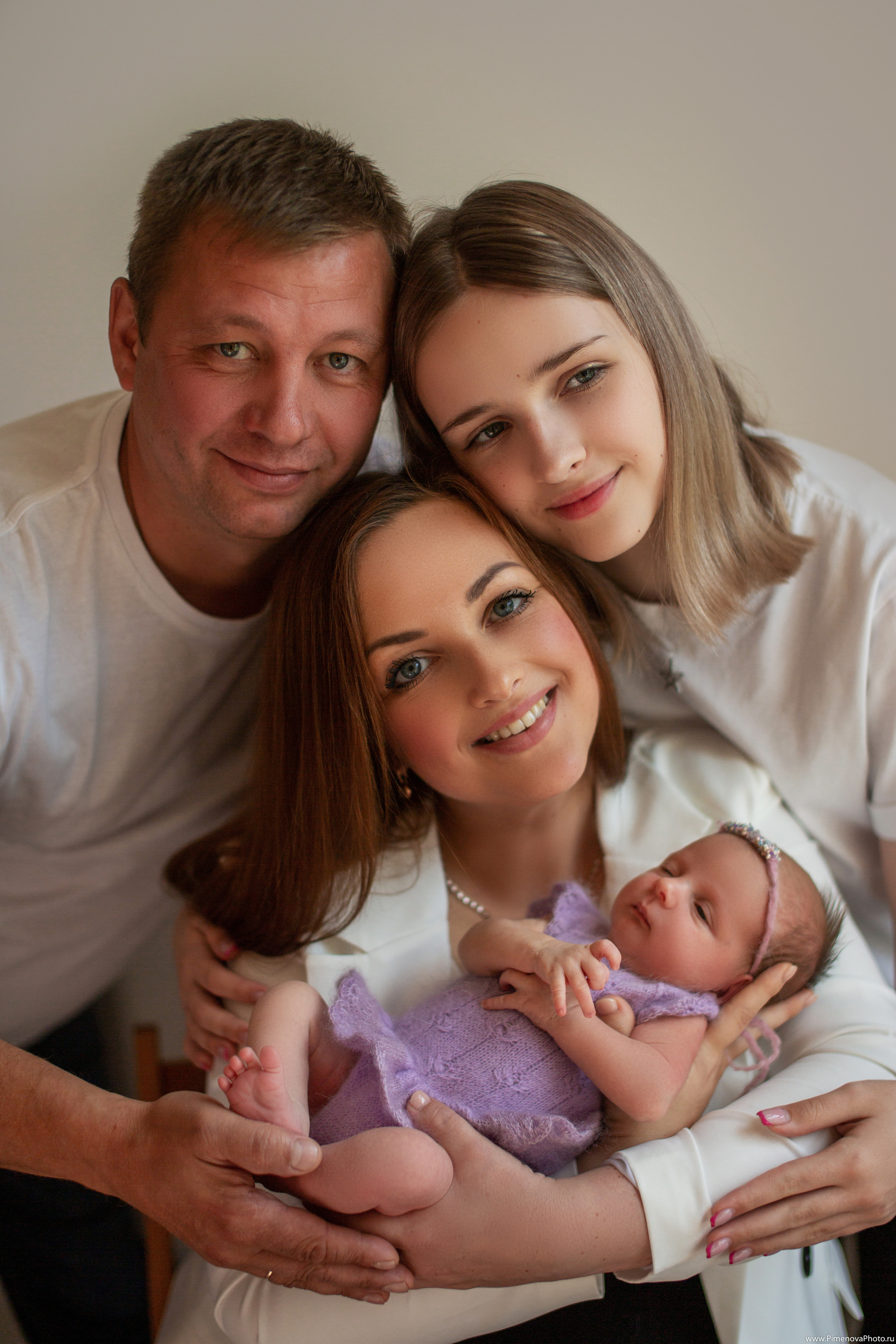 Новорождённая Анечка. Семейный и детский фотограф в Петрозаводске