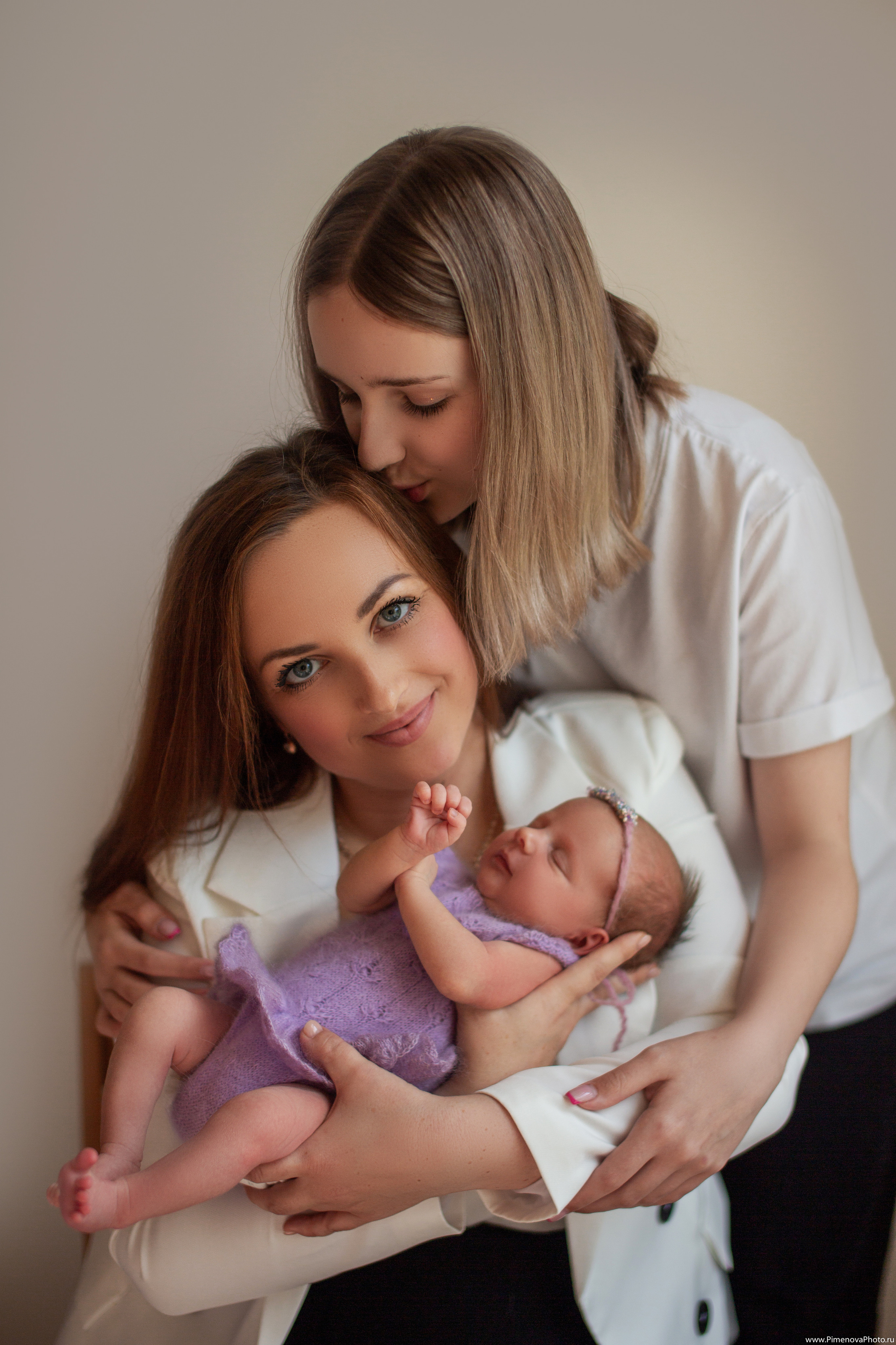 Новорождённая Анечка. Семейный и детский фотограф в Петрозаводске