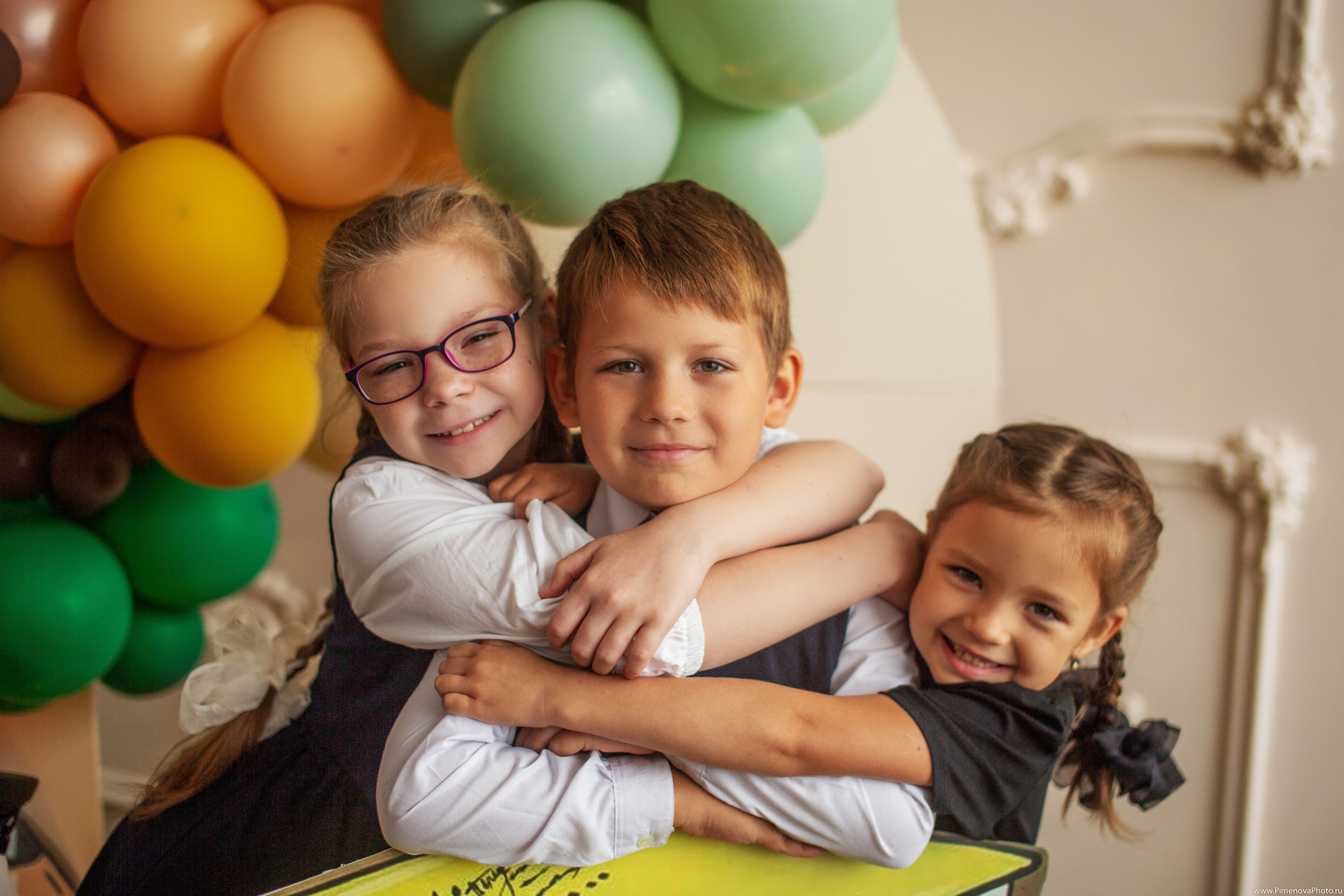 Аришка, Александр и Анастасия, 1 сентября. Семейный и детский фотограф в Петрозаводске