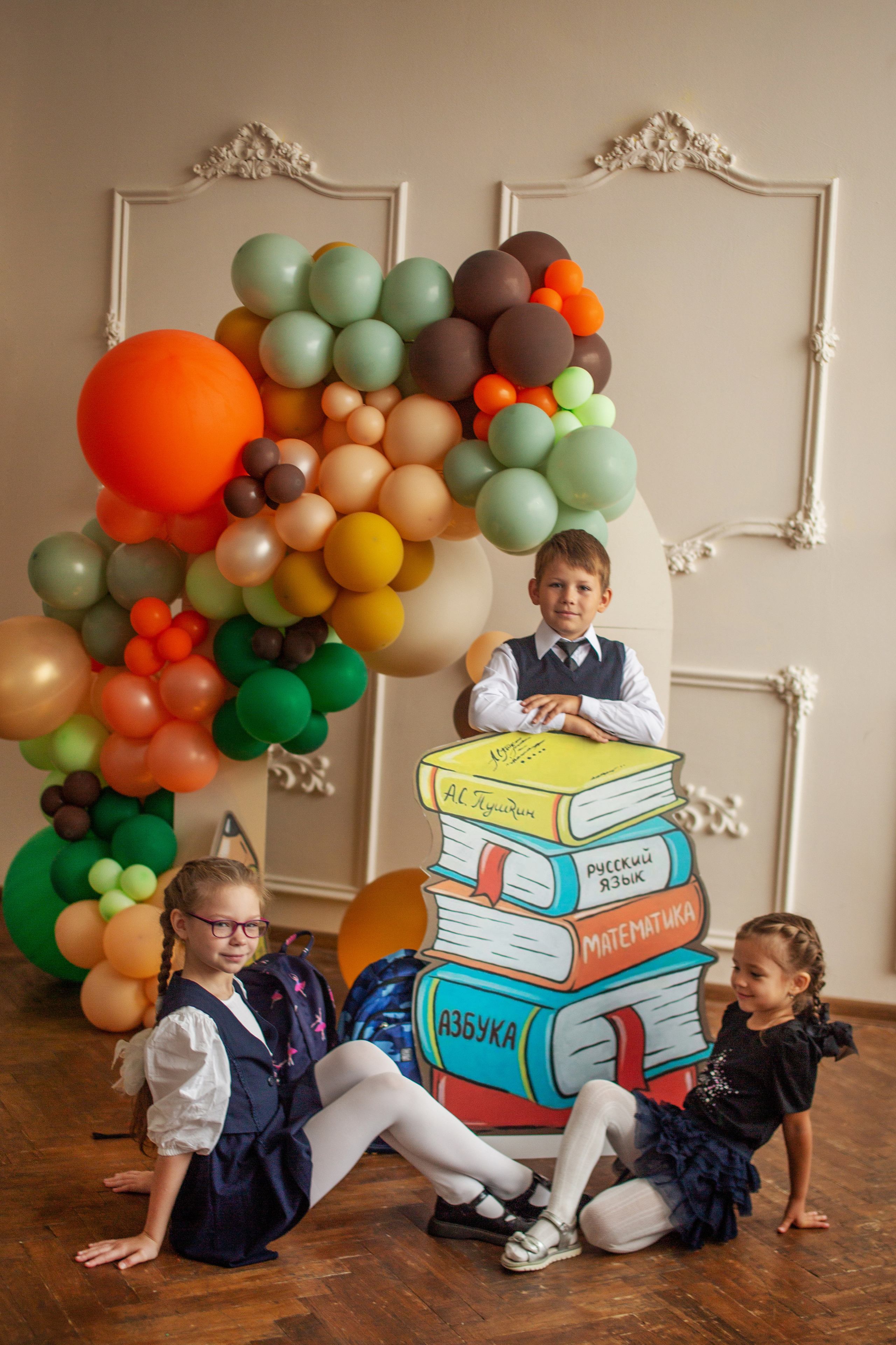 Аришка, Александр и Анастасия, 1 сентября. Семейный и детский фотограф в Петрозаводске