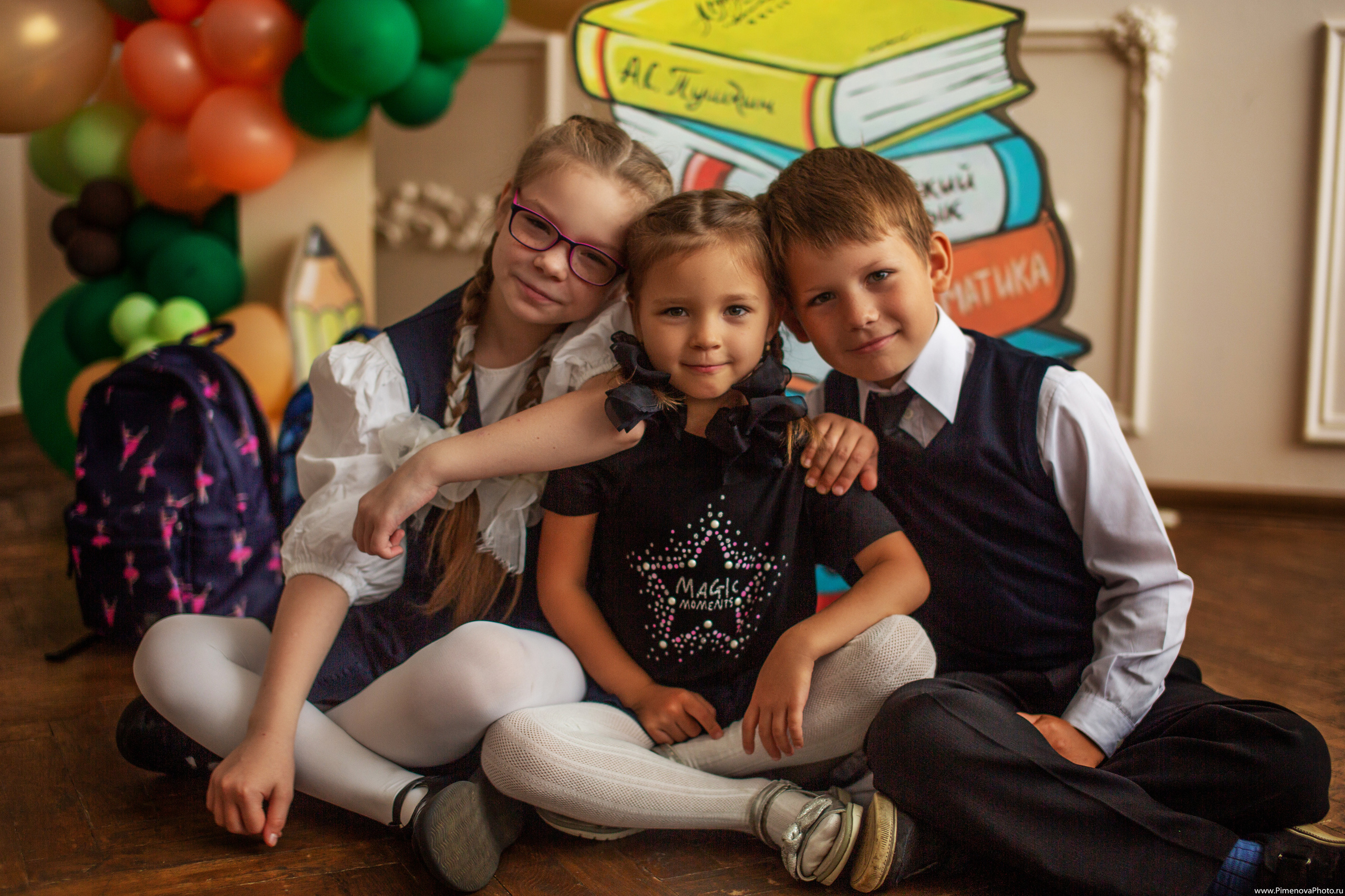 Аришка, Александр и Анастасия, 1 сентября. Семейный и детский фотограф в Петрозаводске