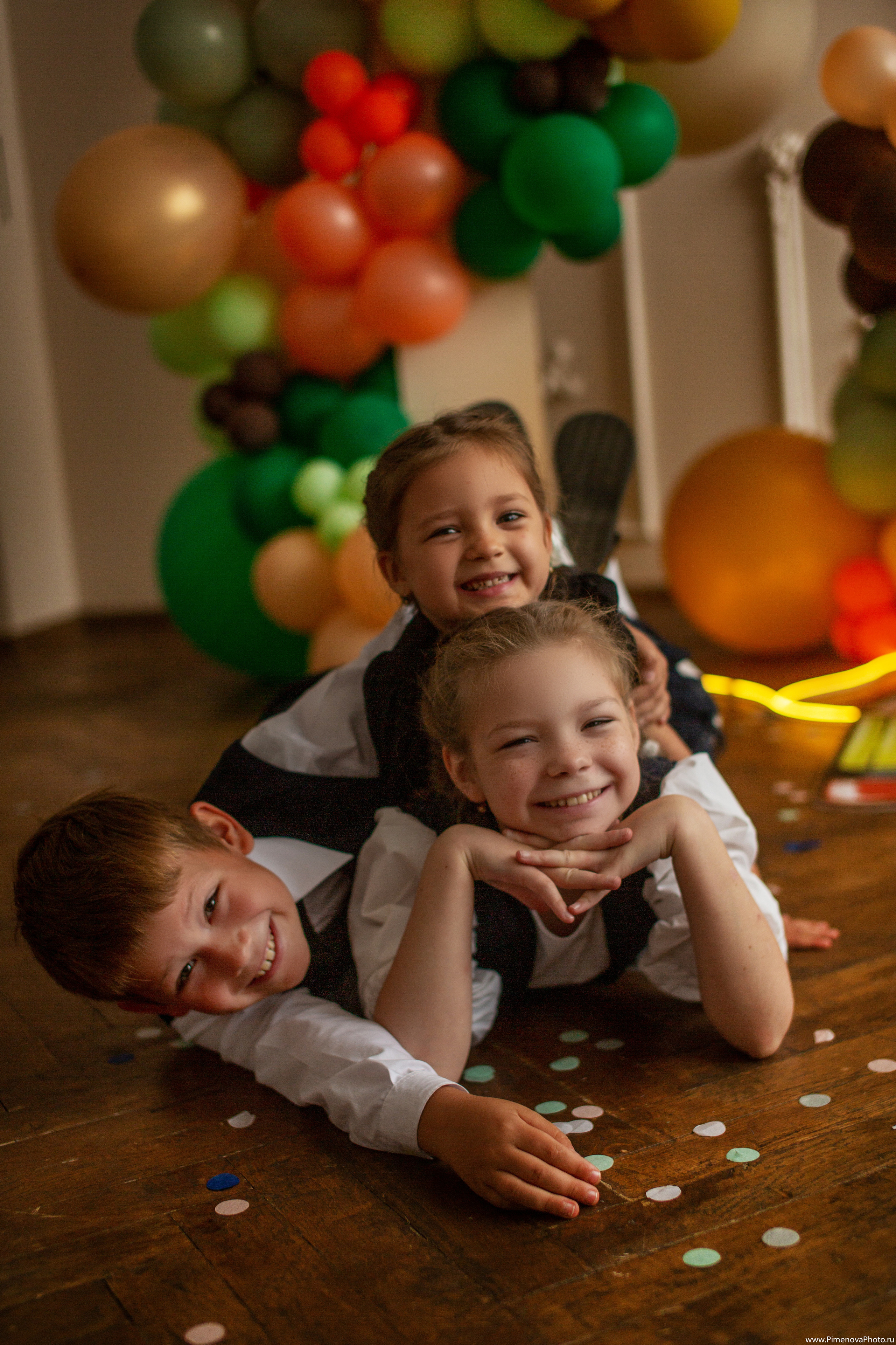 Аришка, Александр и Анастасия, 1 сентября. Семейный и детский фотограф в Петрозаводске