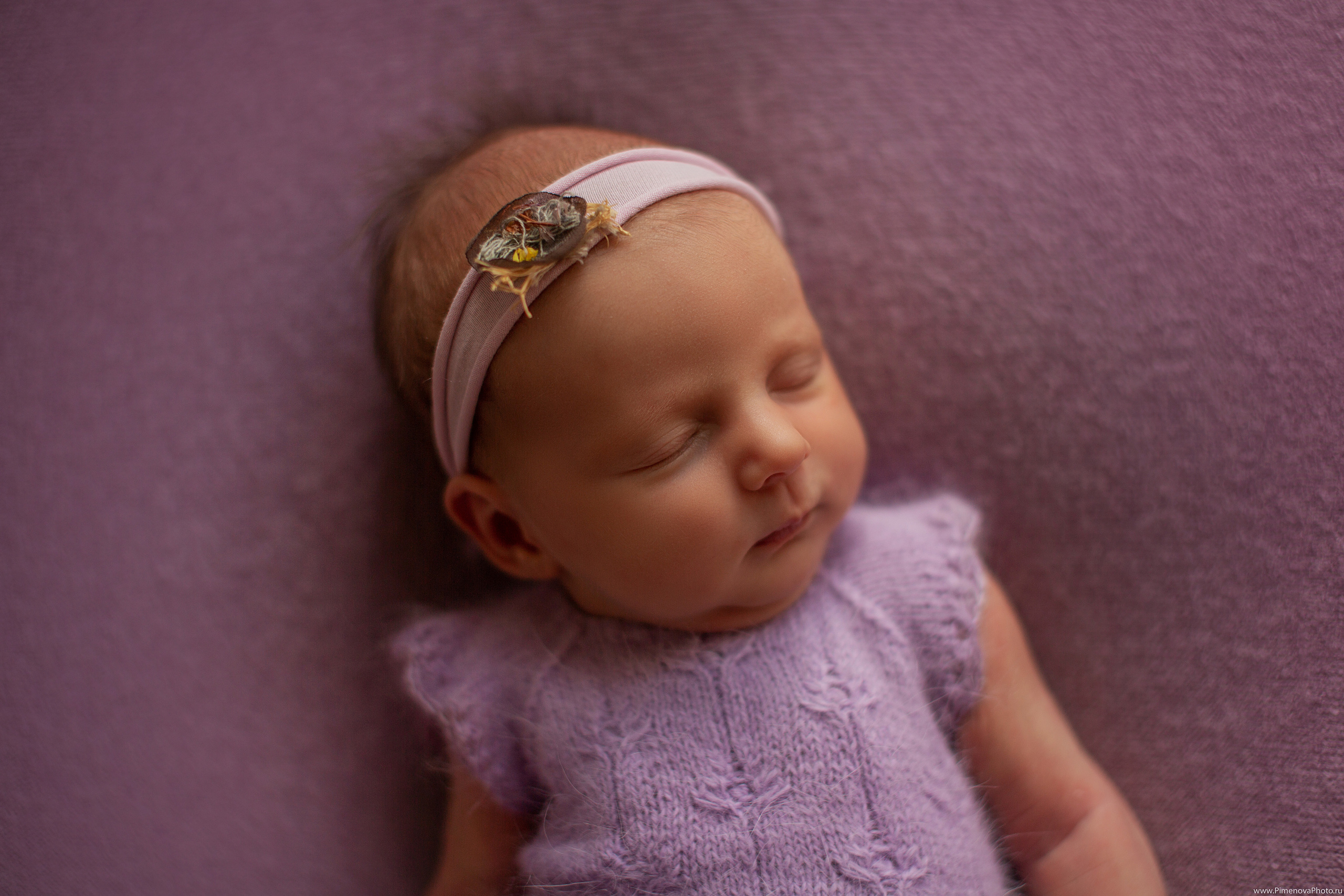 Новорождённая Анечка. Семейный и детский фотограф в Петрозаводске