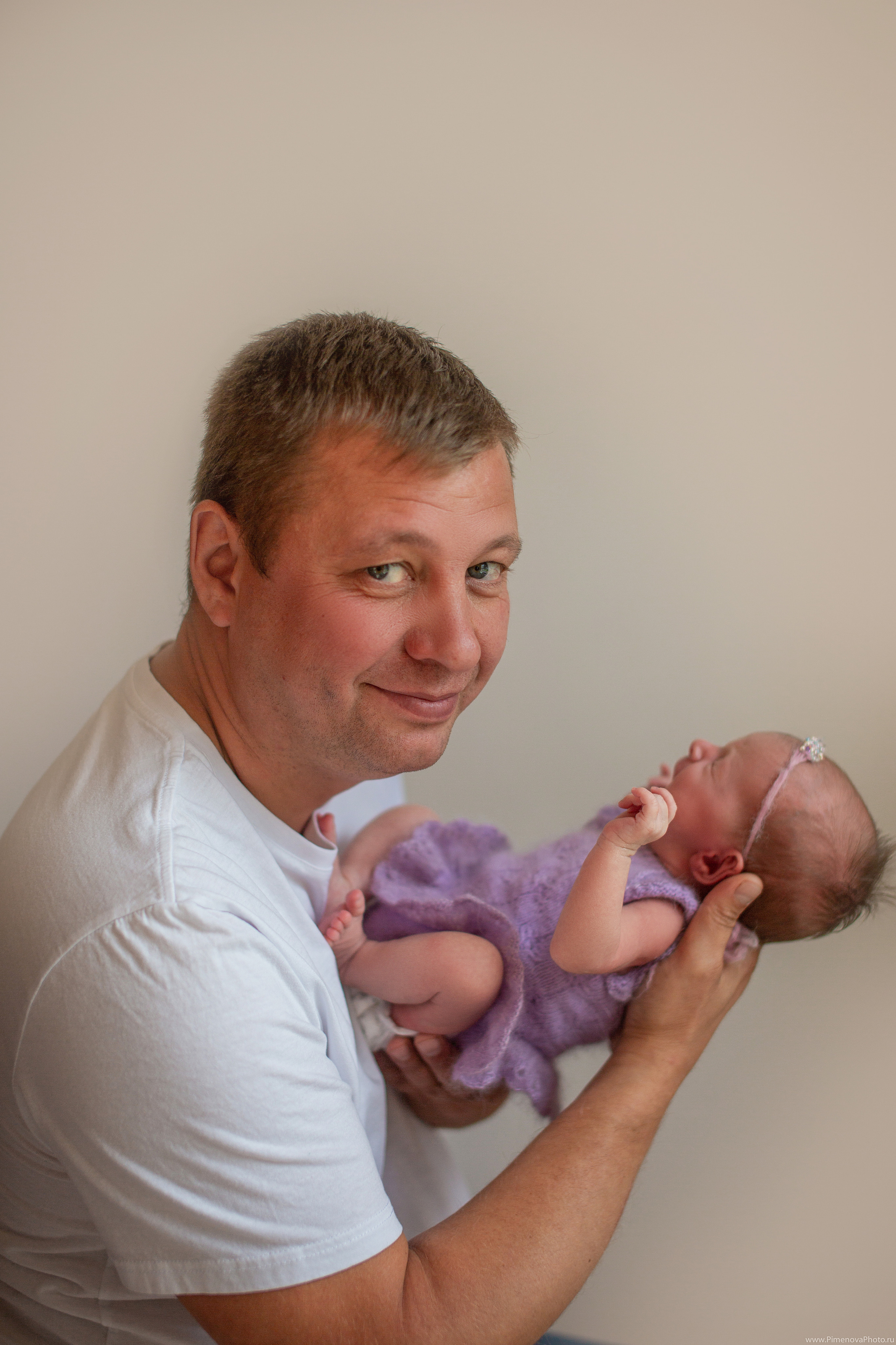 Новорождённая Анечка. Семейный и детский фотограф в Петрозаводске