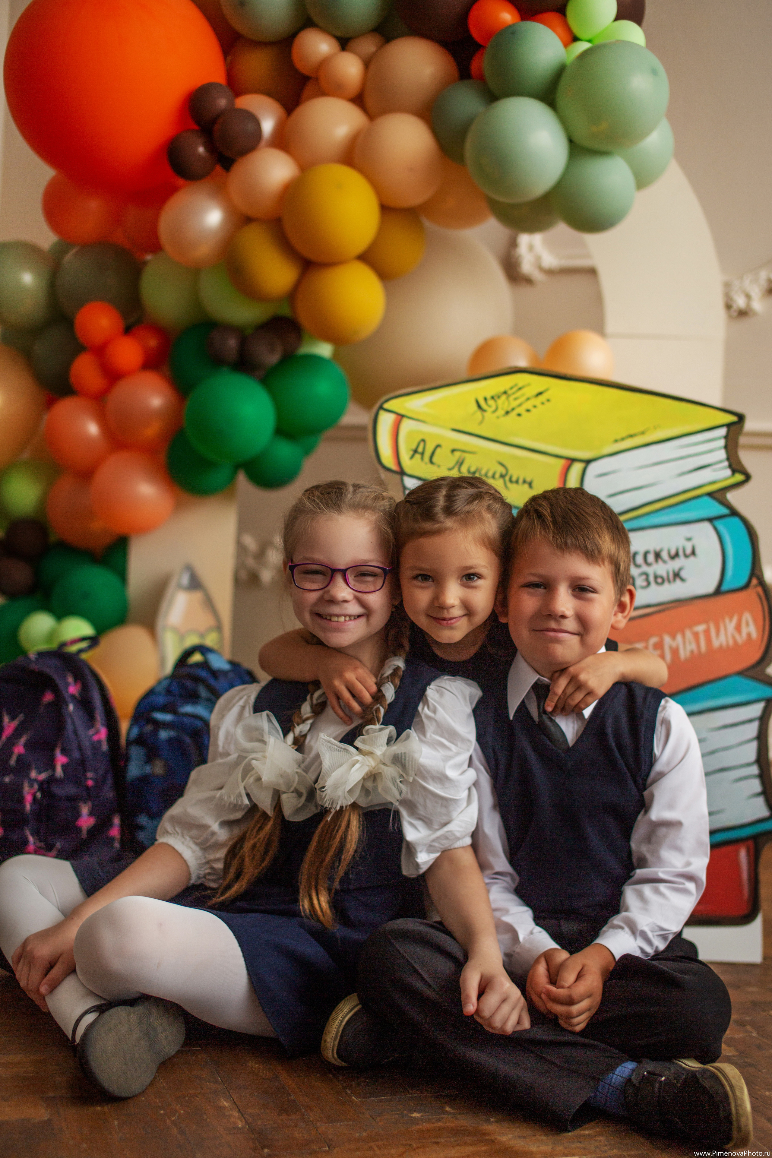 Аришка, Александр и Анастасия, 1 сентября. Семейный и детский фотограф в Петрозаводске
