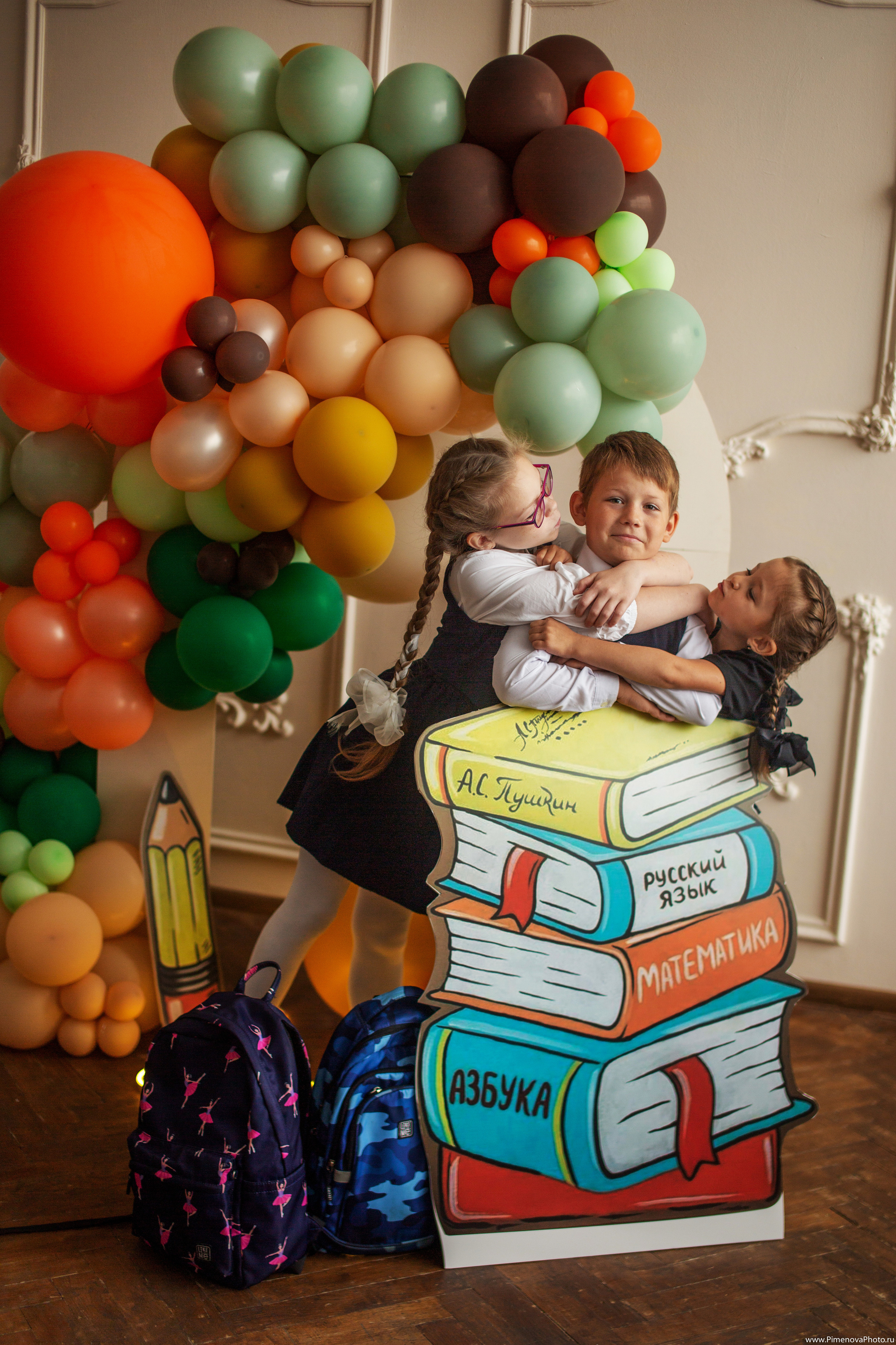 Аришка, Александр и Анастасия, 1 сентября. Семейный и детский фотограф в Петрозаводске