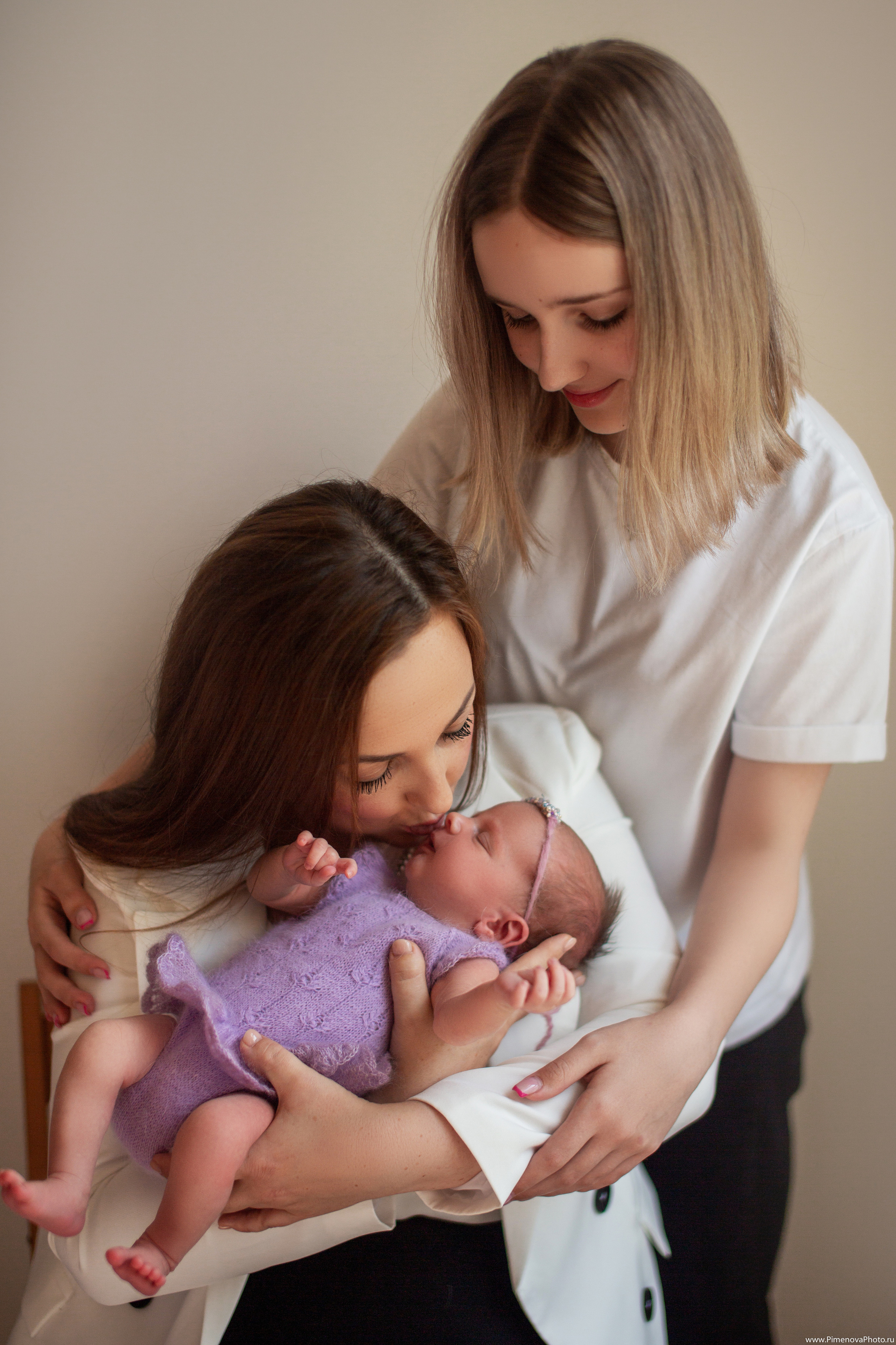 Новорождённая Анечка. Семейный и детский фотограф в Петрозаводске