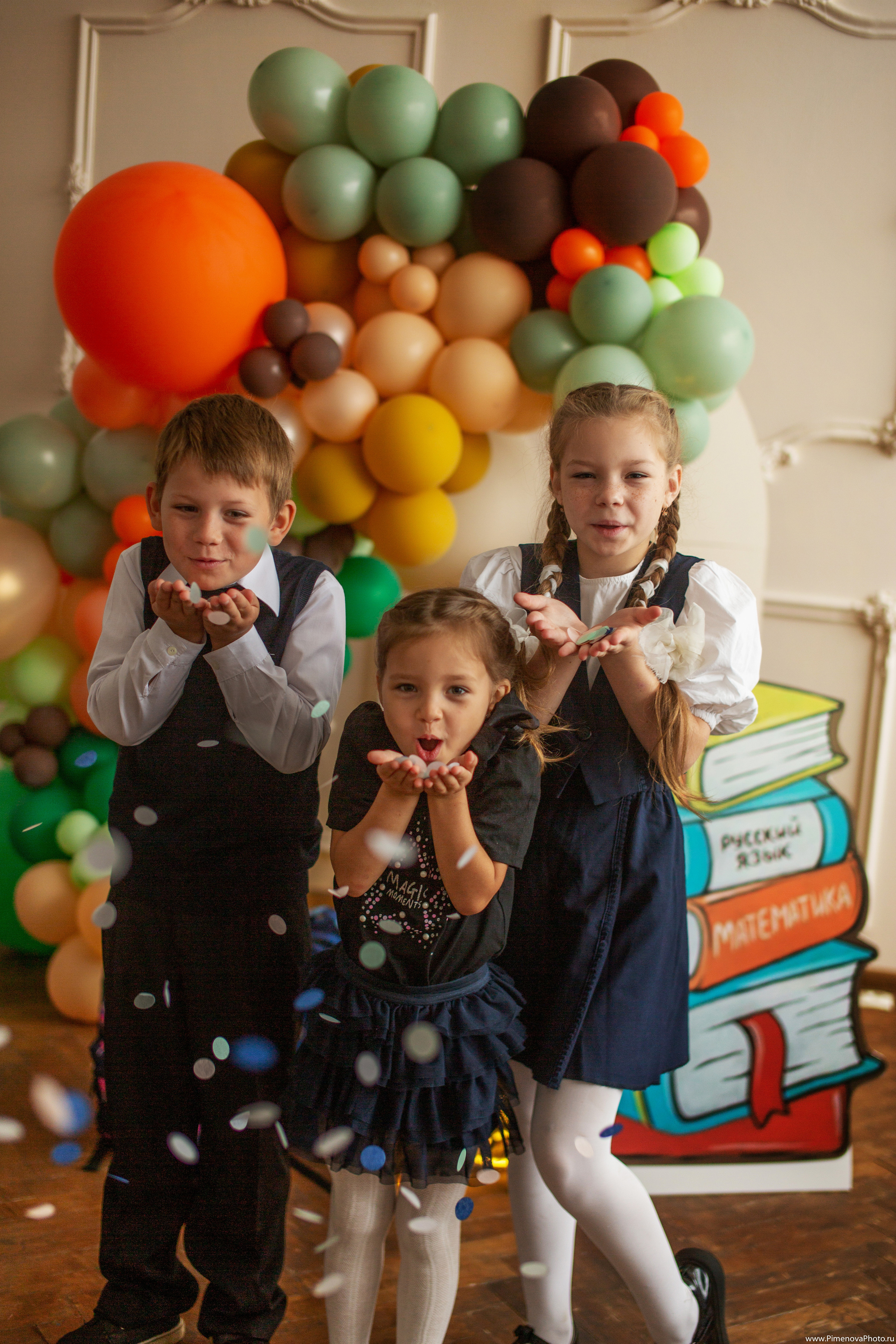 Аришка, Александр и Анастасия, 1 сентября. Семейный и детский фотограф в Петрозаводске