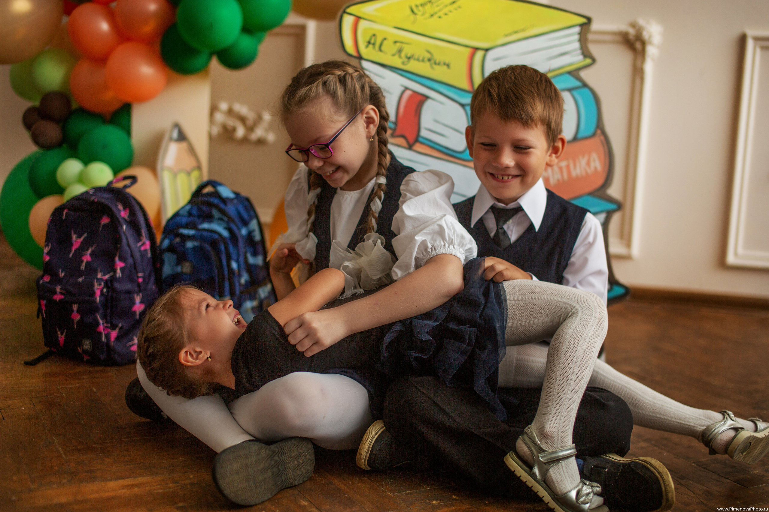 Аришка, Александр и Анастасия, 1 сентября. Семейный и детский фотограф в Петрозаводске