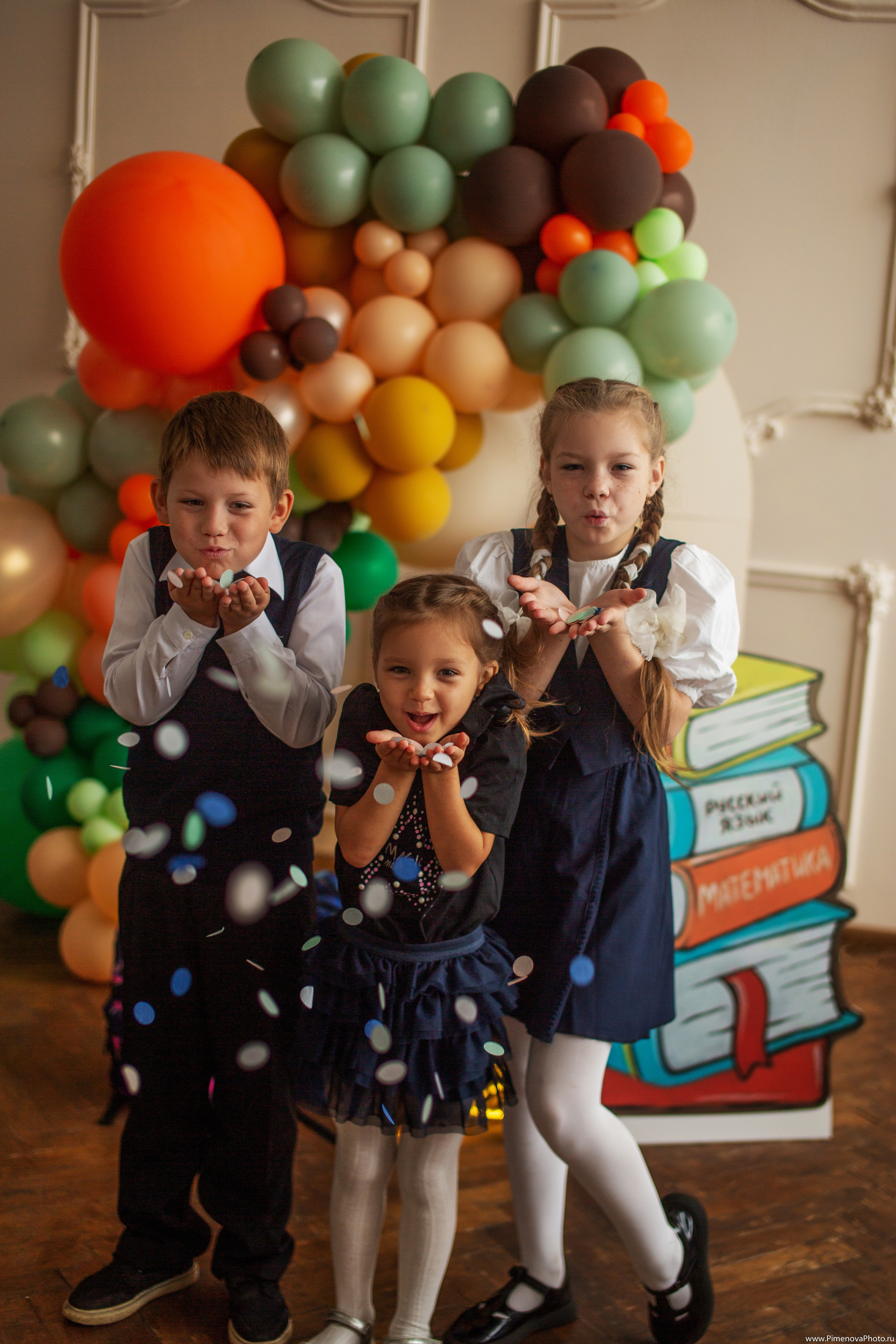 Аришка, Александр и Анастасия, 1 сентября. Семейный и детский фотограф в Петрозаводске