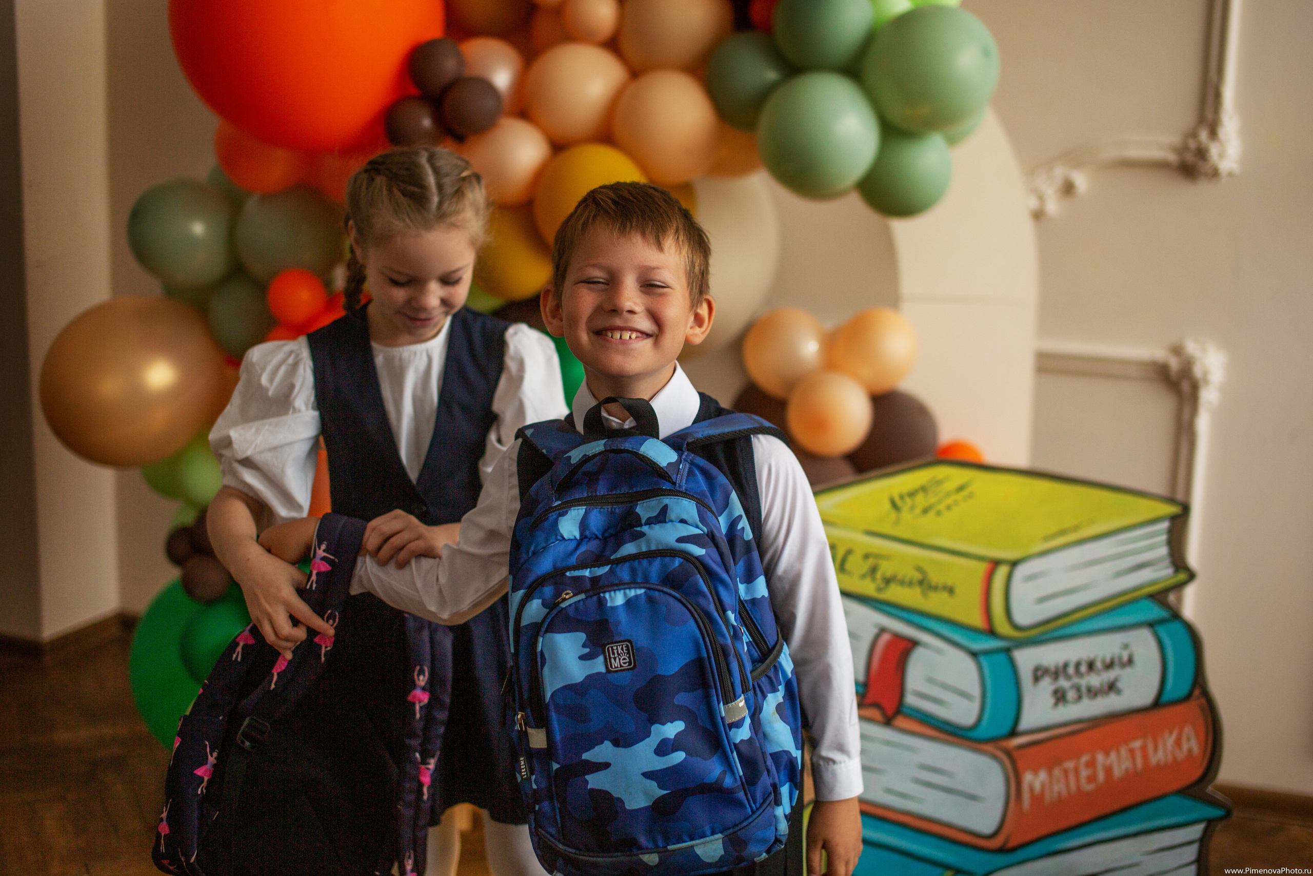 Аришка, Александр и Анастасия, 1 сентября. Семейный и детский фотограф в Петрозаводске