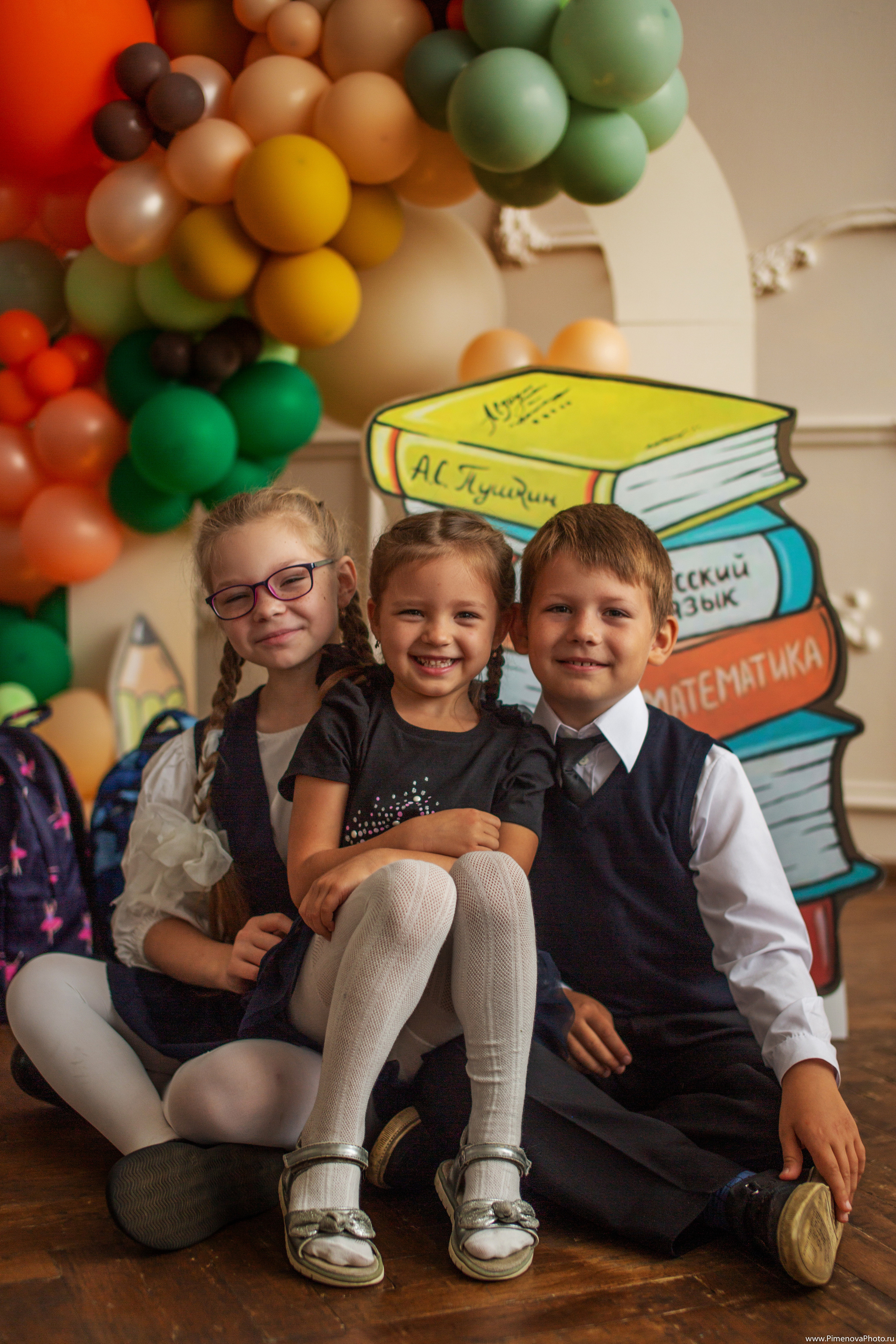 Аришка, Александр и Анастасия, 1 сентября. Семейный и детский фотограф в Петрозаводске