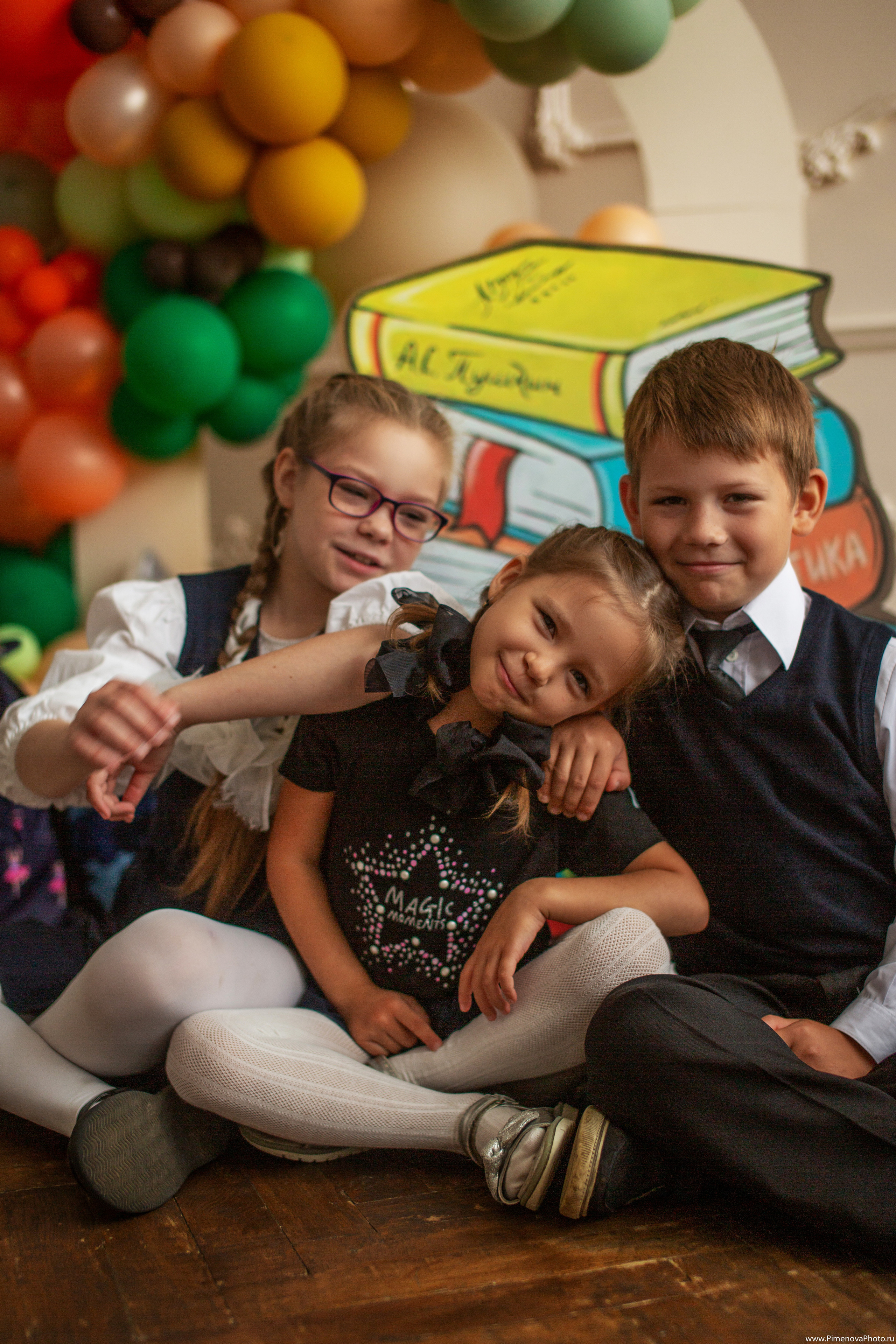 Аришка, Александр и Анастасия, 1 сентября. Семейный и детский фотограф в Петрозаводске