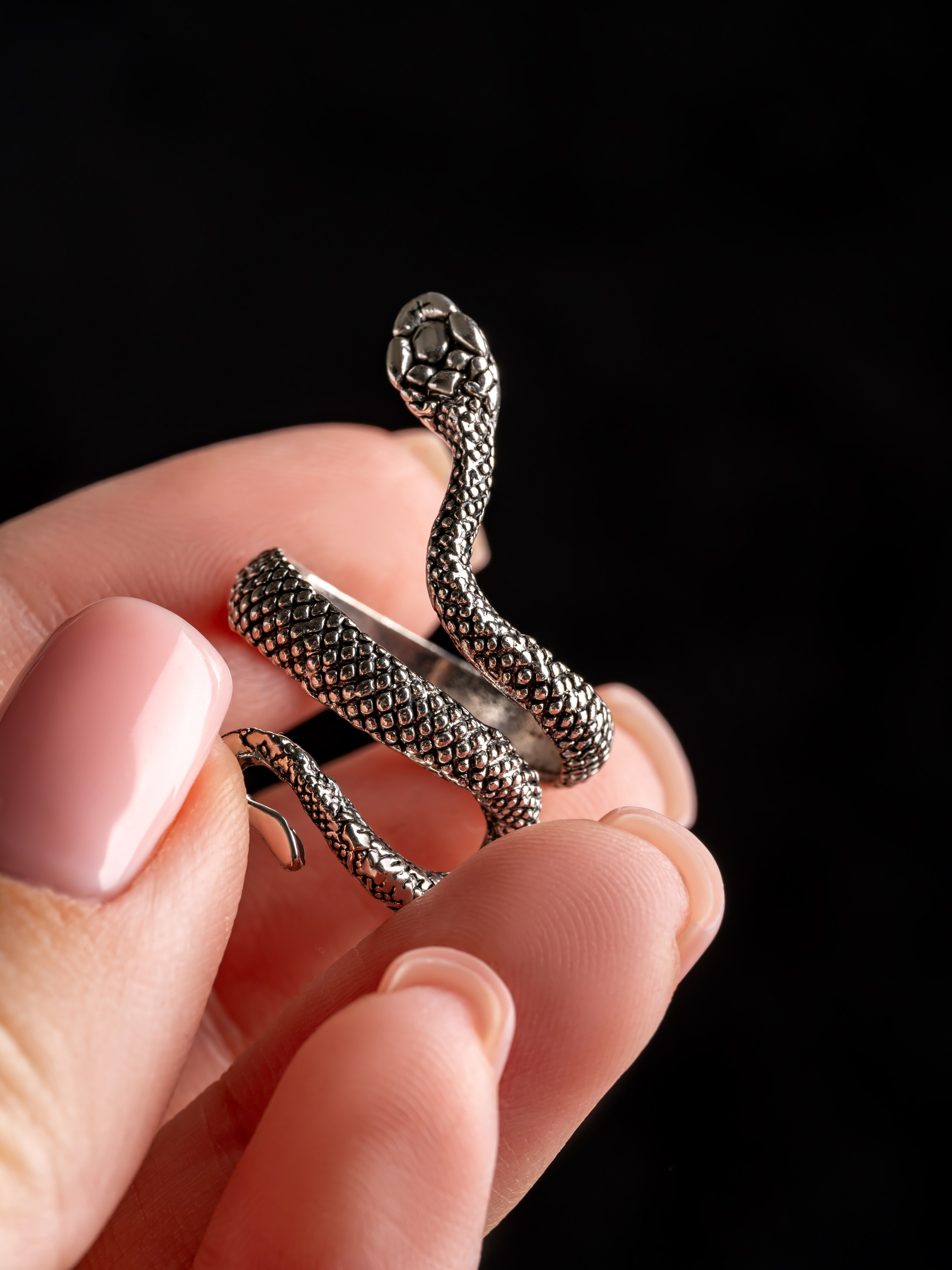 Кольца. Предметная фотосъемка в г. Москва PREDMETKASTUDIO