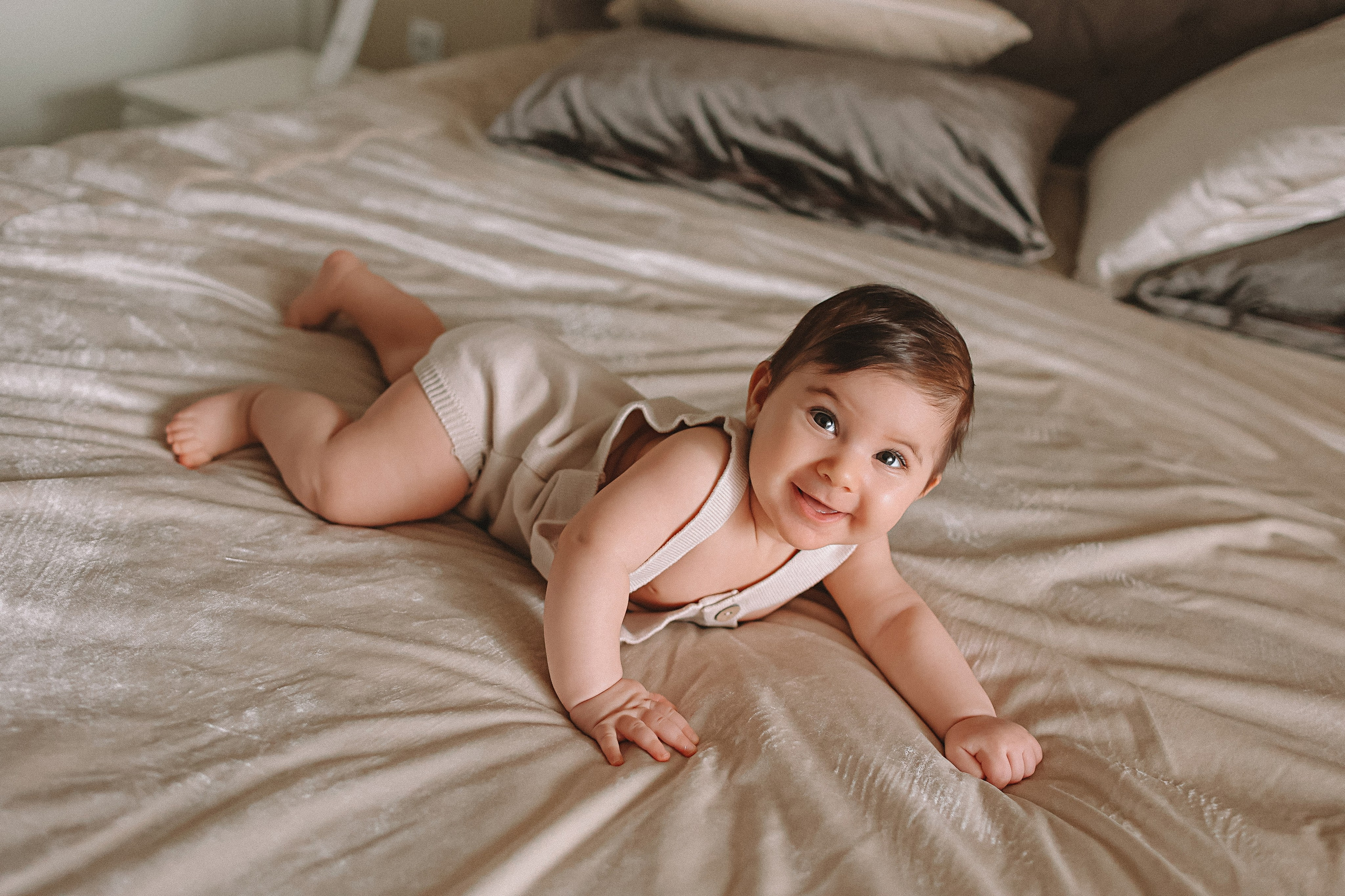 С малышкой. Семейный фотограф Тюмень, фотограф на роды Салмина Мария