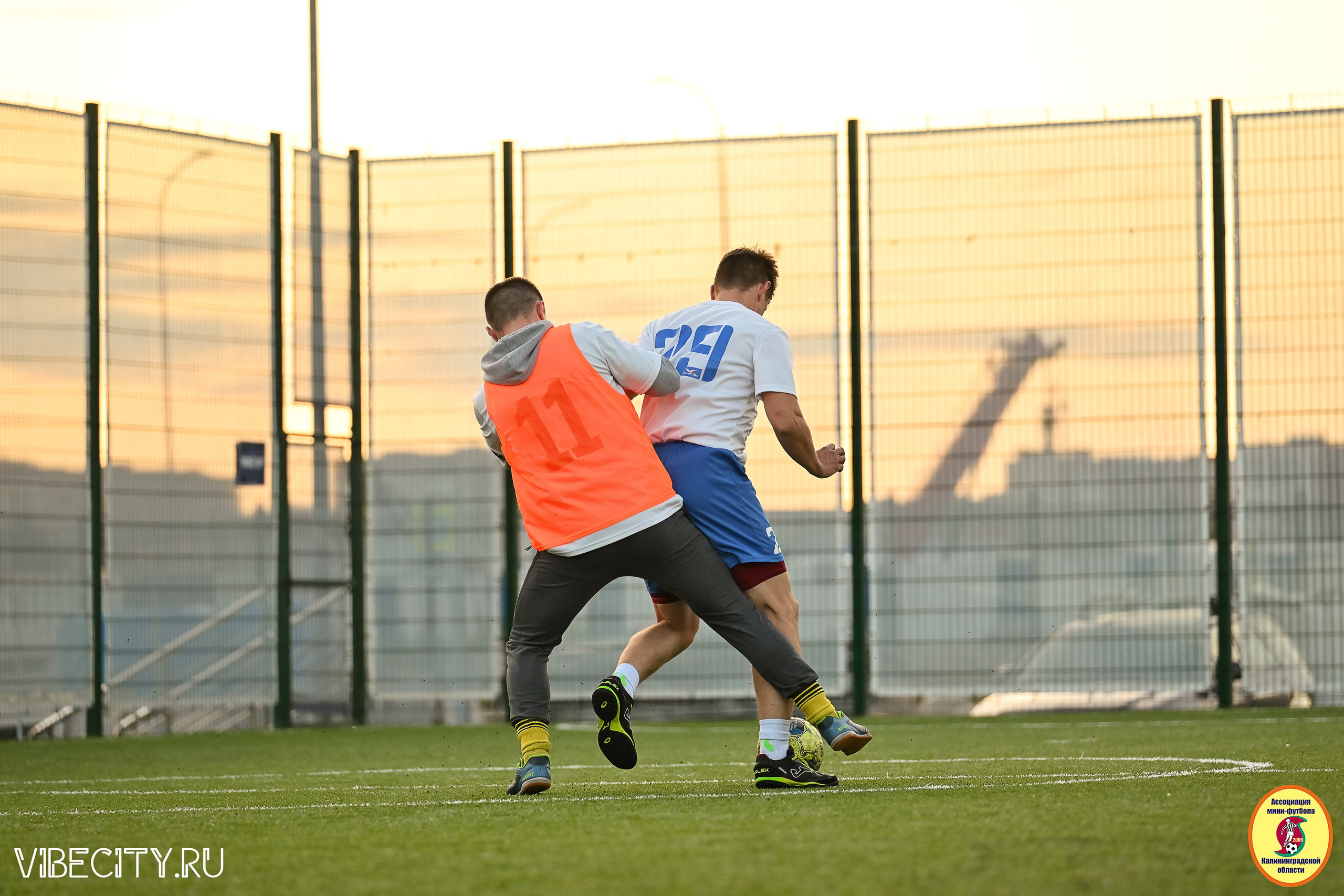 ИГРЫ МИНИ-ФУТБОЛЬНОЙ И КОРПОРАТИВНОЙ ЛИГИ. VIBECITY.RU Вайб Сити Ру Фоторепортажи Фотоотчеты Калининград