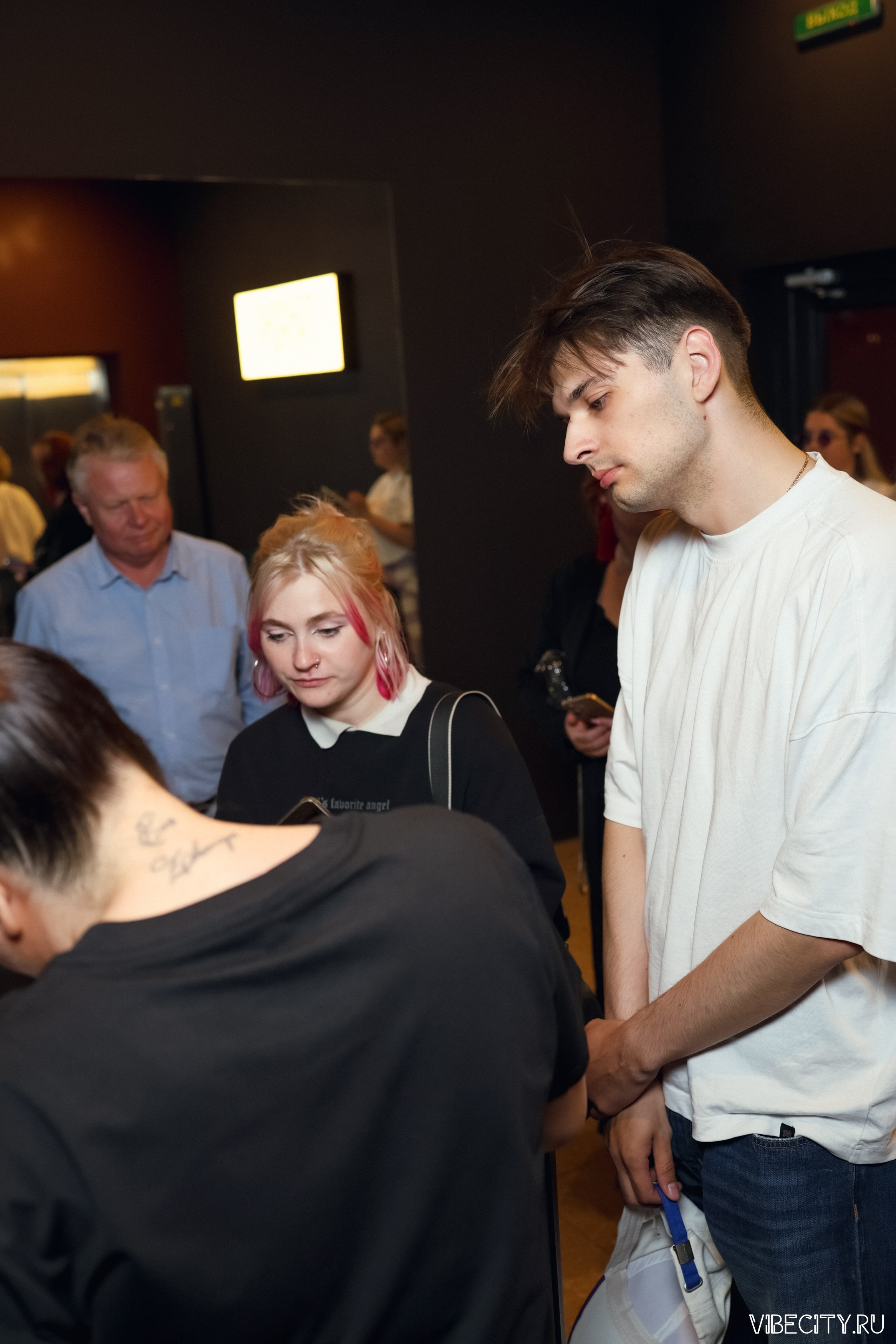 Стендап клуб Локация. VIBECITY.RU Вайб Сити Ру Фоторепортажи Фотоотчеты Калининград