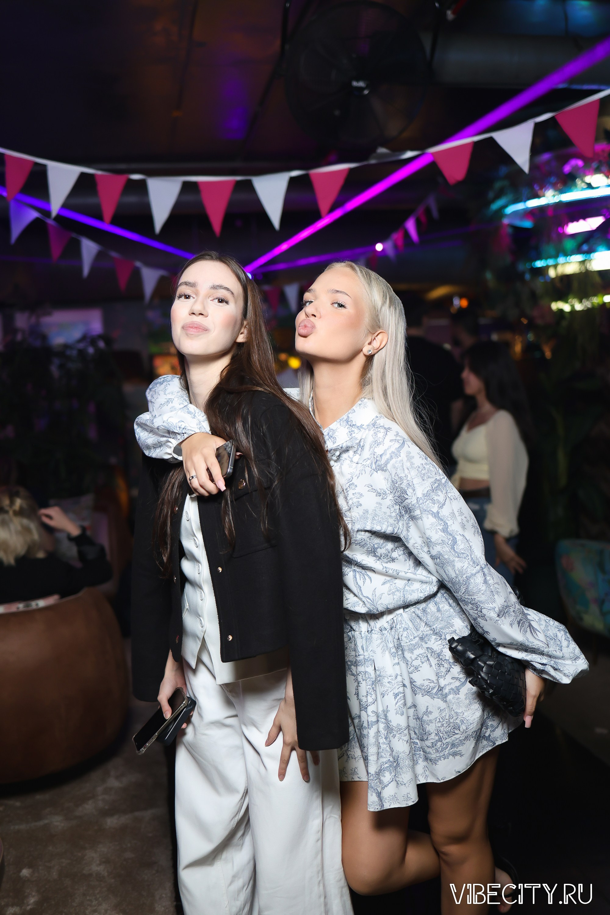 DOUBLE U. VIBECITY.RU Вайб Сити Ру Фоторепортажи Фотоотчеты Калининград