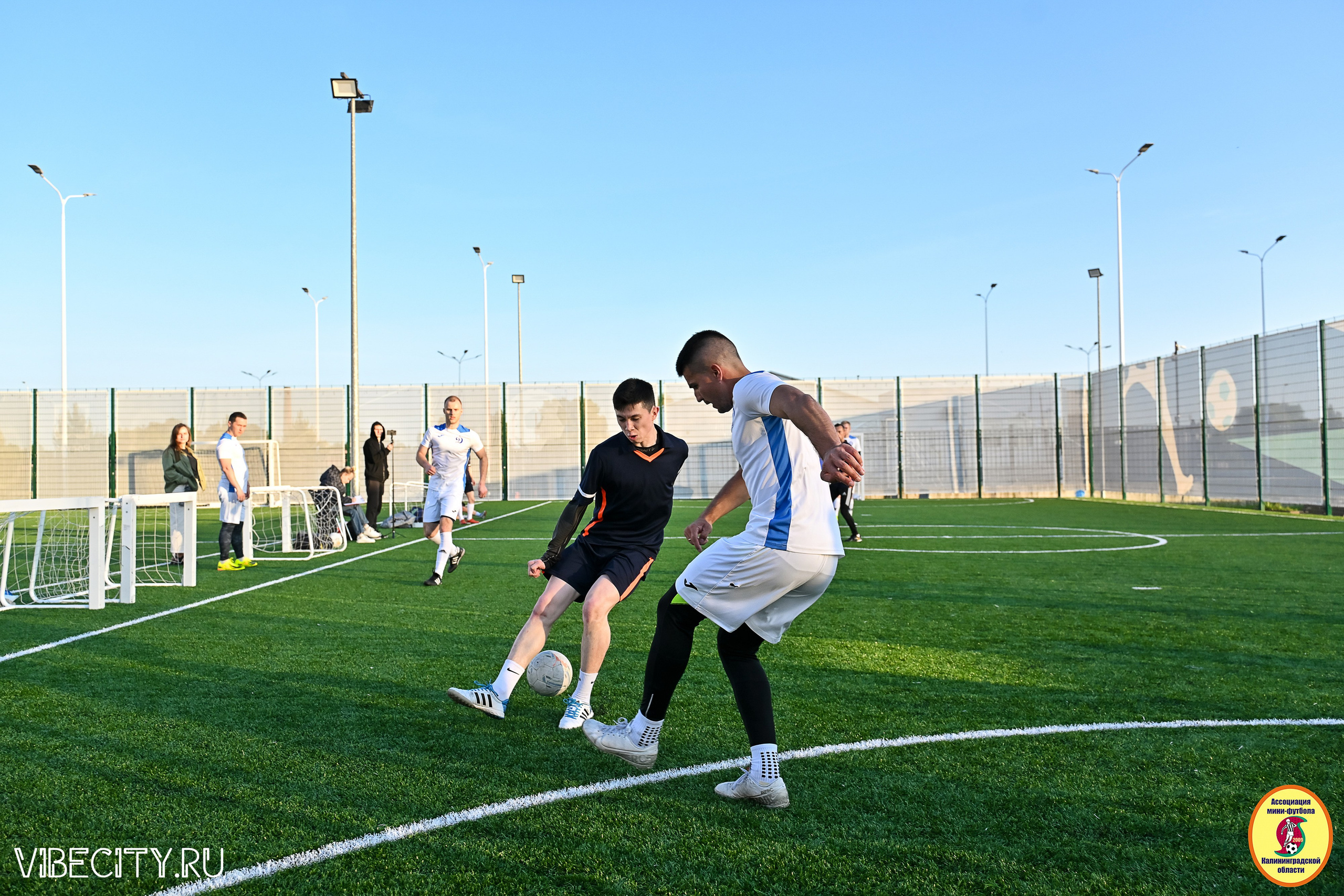 ИГРЫ МИНИ-ФУТБОЛЬНОЙ И КОРПОРАТИВНОЙ ЛИГИ. VIBECITY.RU Вайб Сити Ру Фоторепортажи Фотоотчеты Калининград