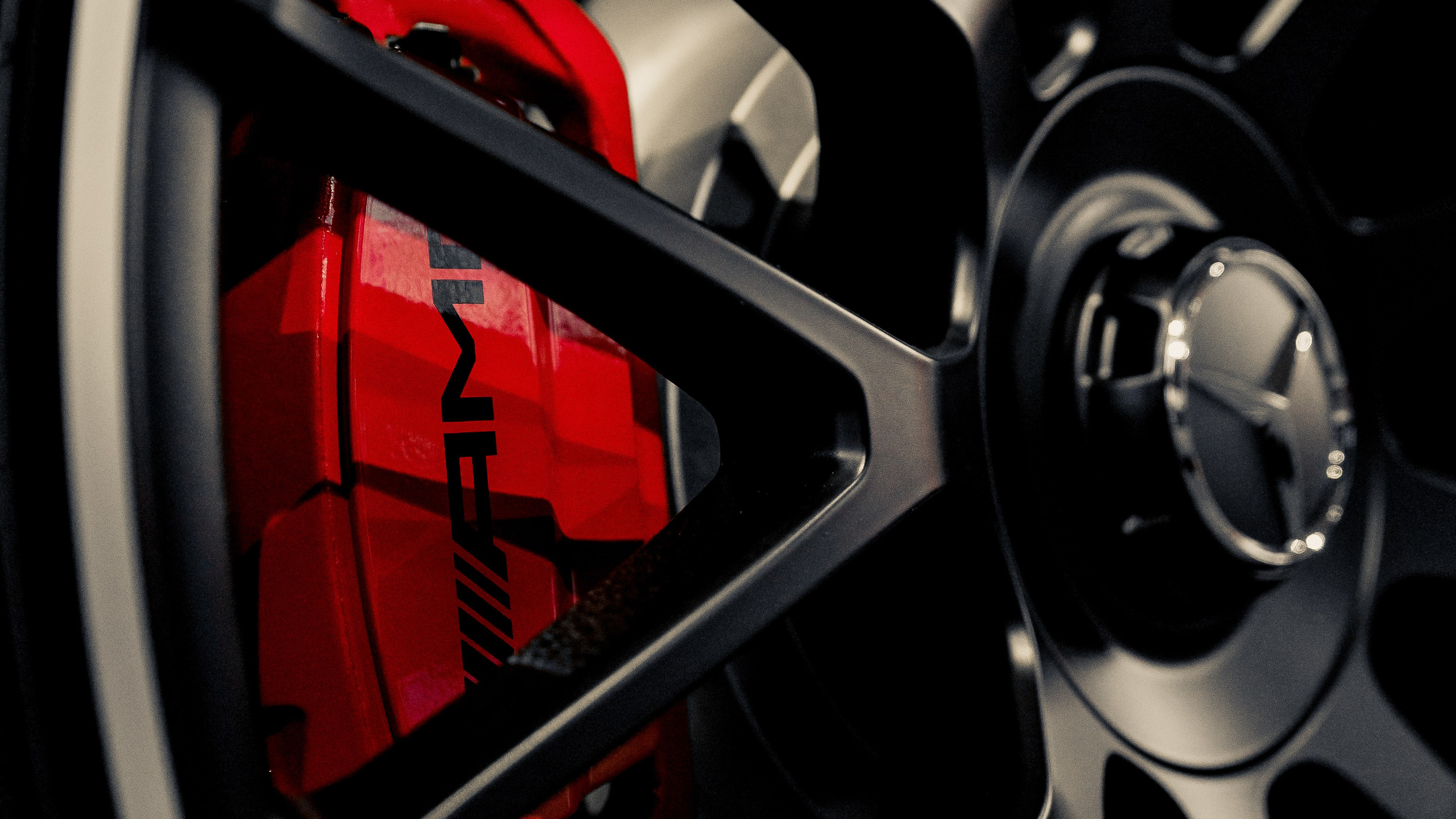 Фотосъёмка для Бизнеса на Пхукете – контент для продвижения, рекламы и маркетинга. Ян Долматов — фотограф, видеограф и продюсер на Пхукете, Таиланд