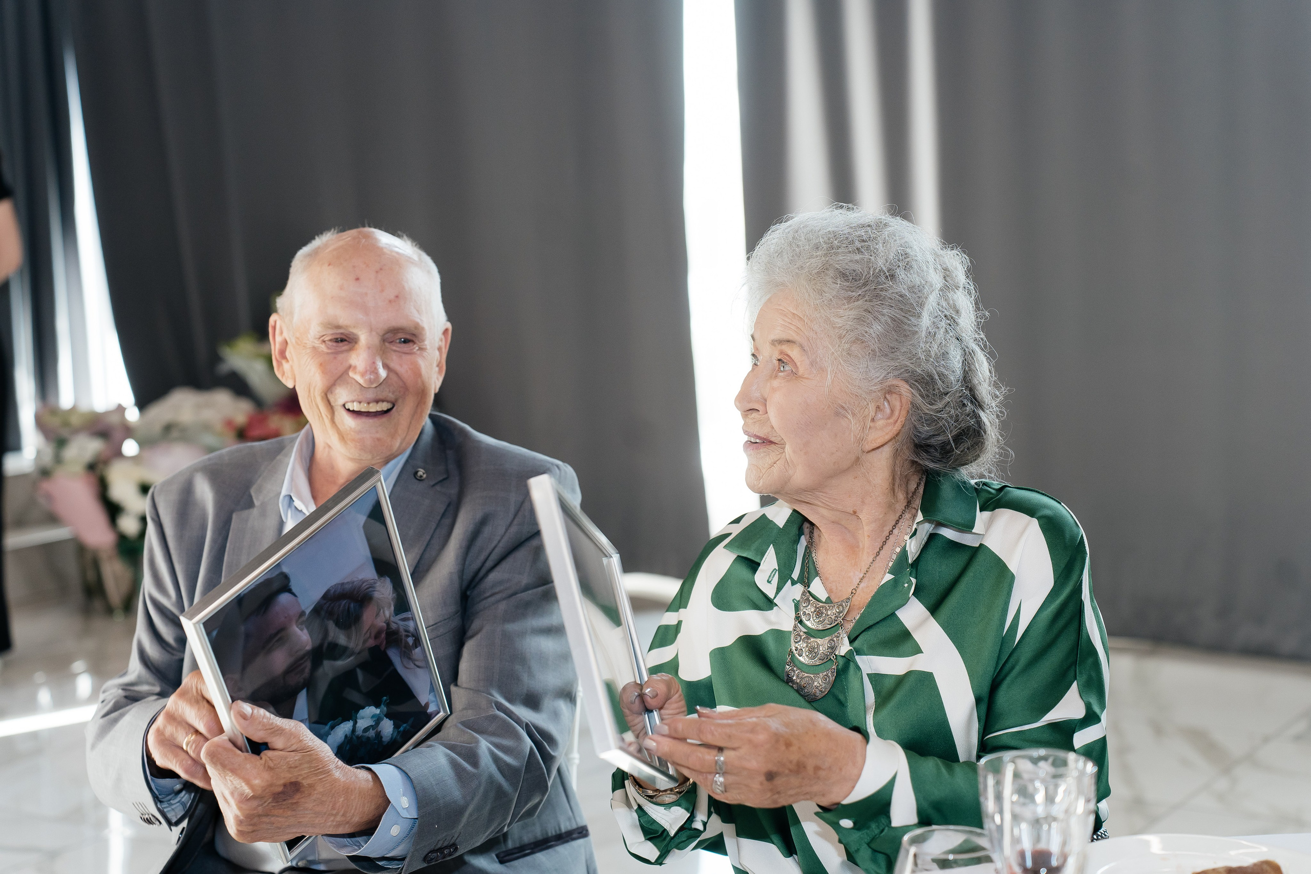 В отели. Для тех, кто не ждёт удачи, а создаёт её. Каждая фотосессия — это твой момент, твой стиль, твой успех. 📸